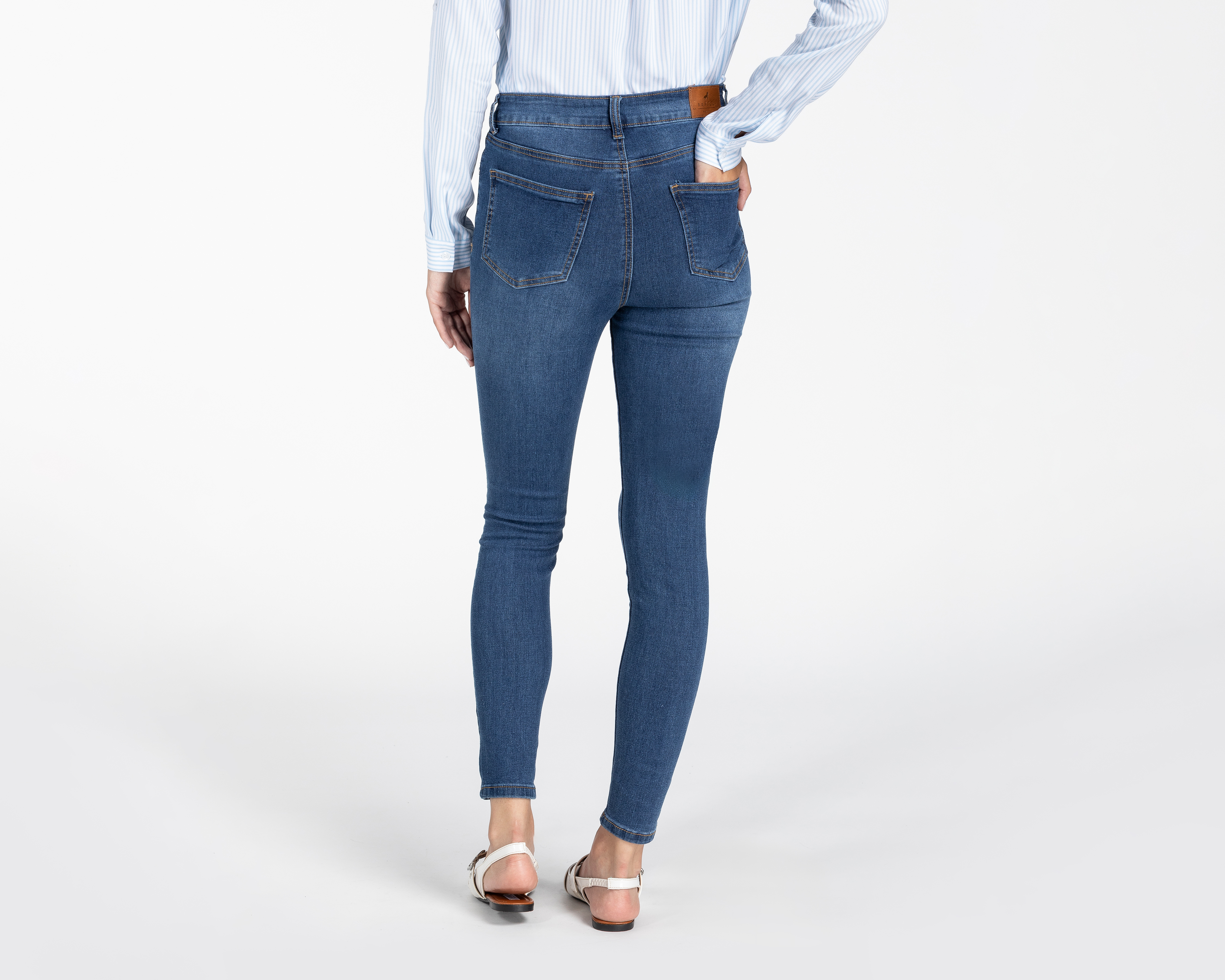 Foto 5 pulgar | Foto 3 | Jeans Skinny Refill para Mujer