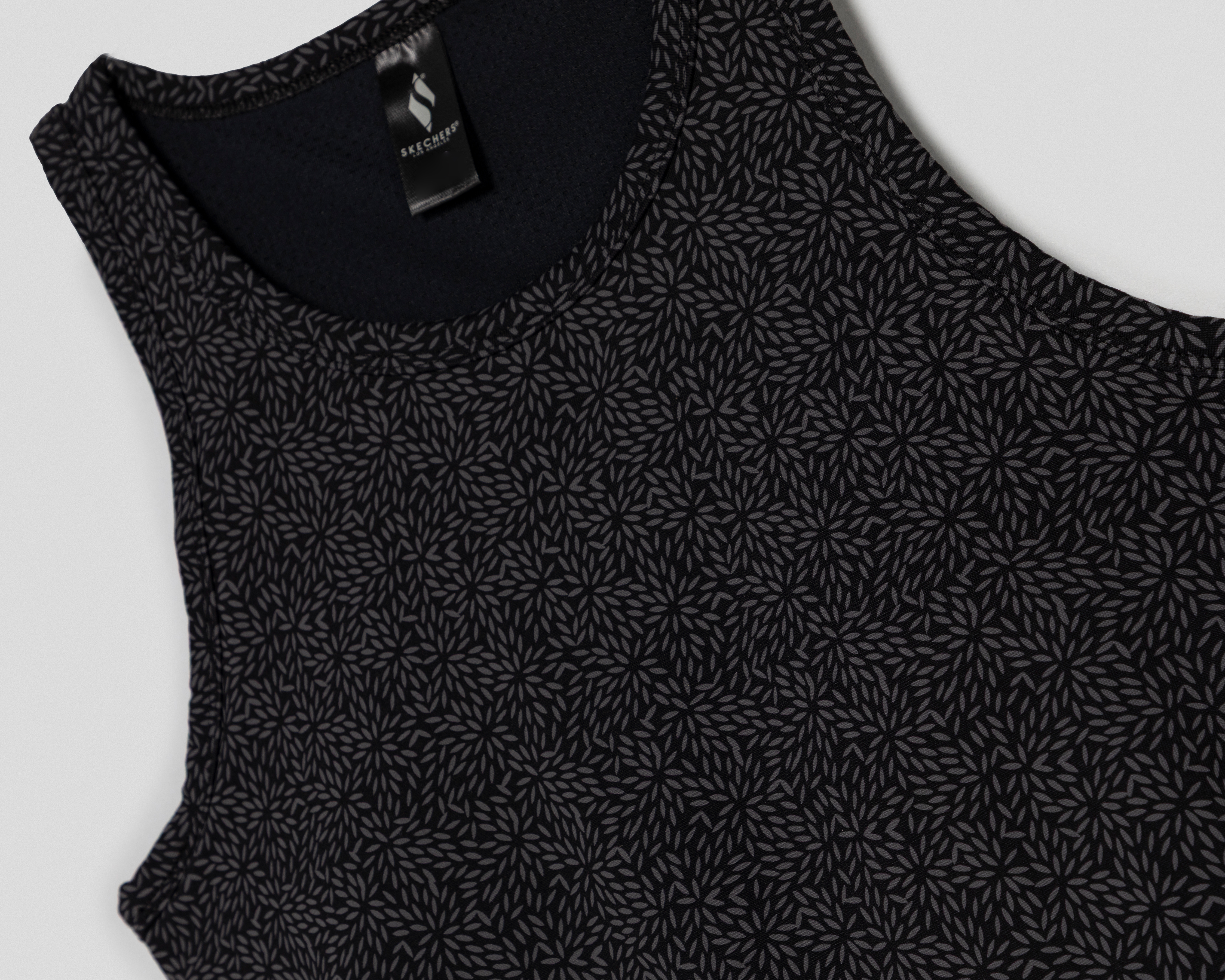 Foto 4 pulgar | Foto 3 | Playera Deportiva Skechers para Mujer