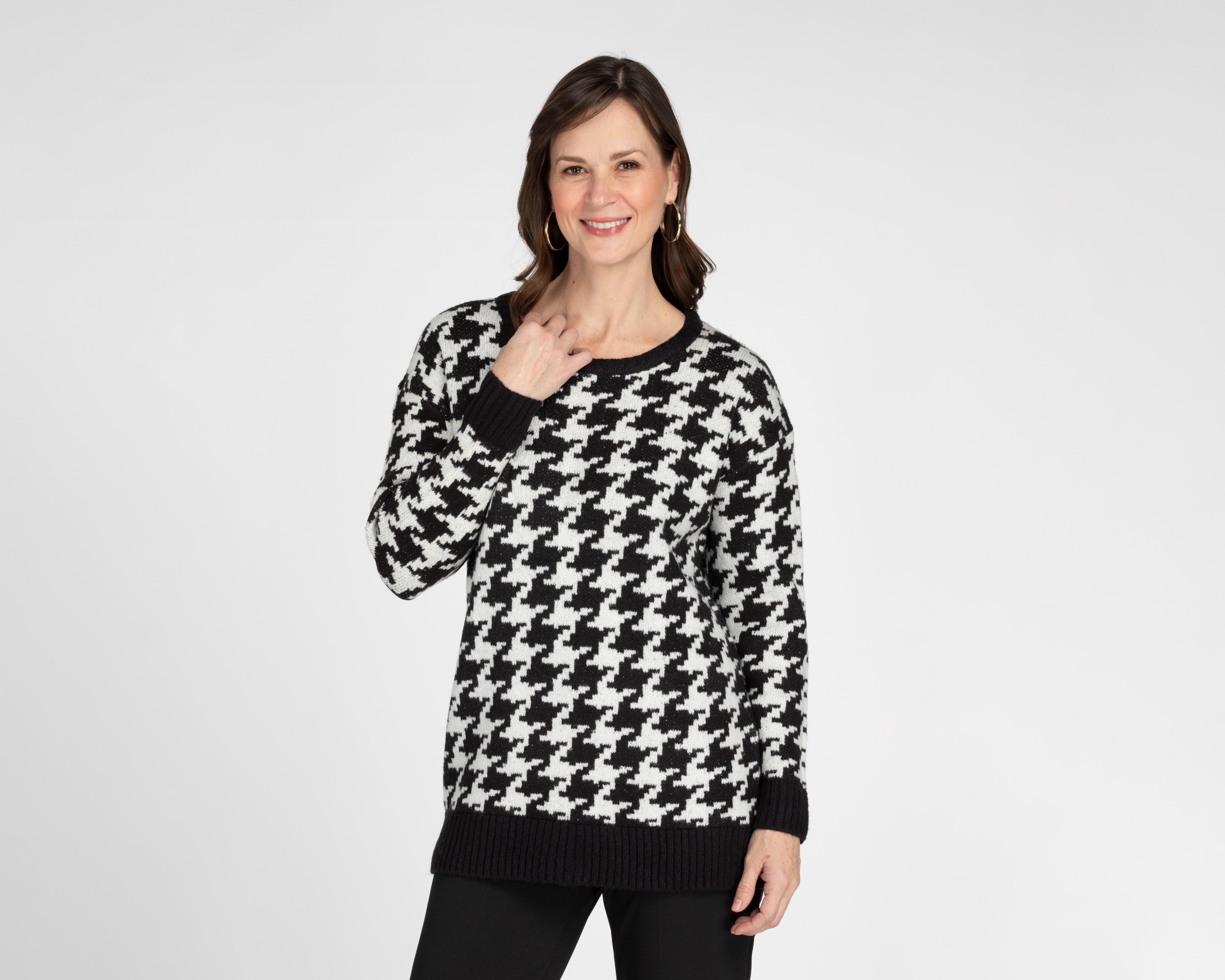 Foto 1 | Foto 1 | Suéter Sahara Negro Cuello Redondo