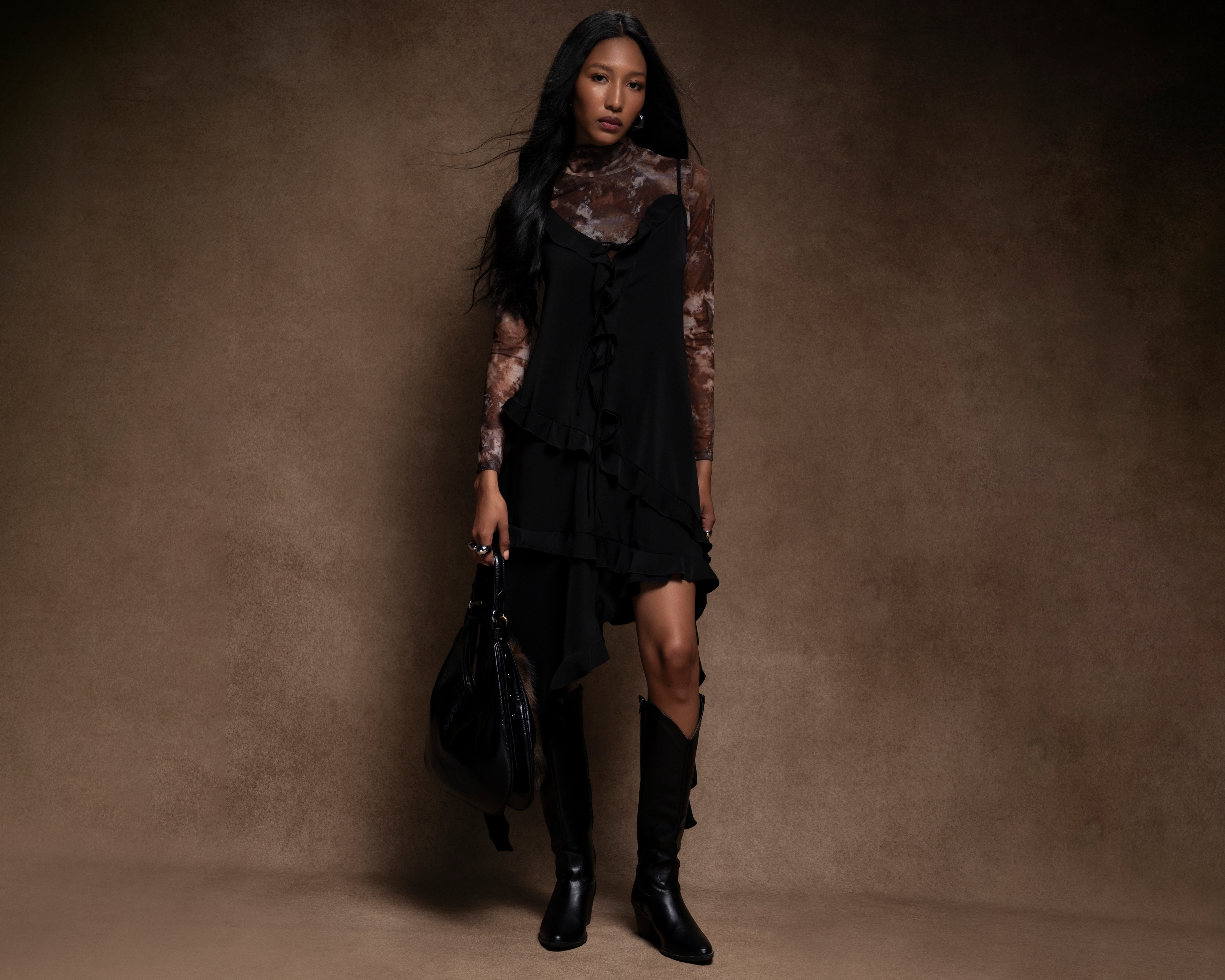 Vestido Casual Strona Negro de Tirantes con Olanes para Mujer