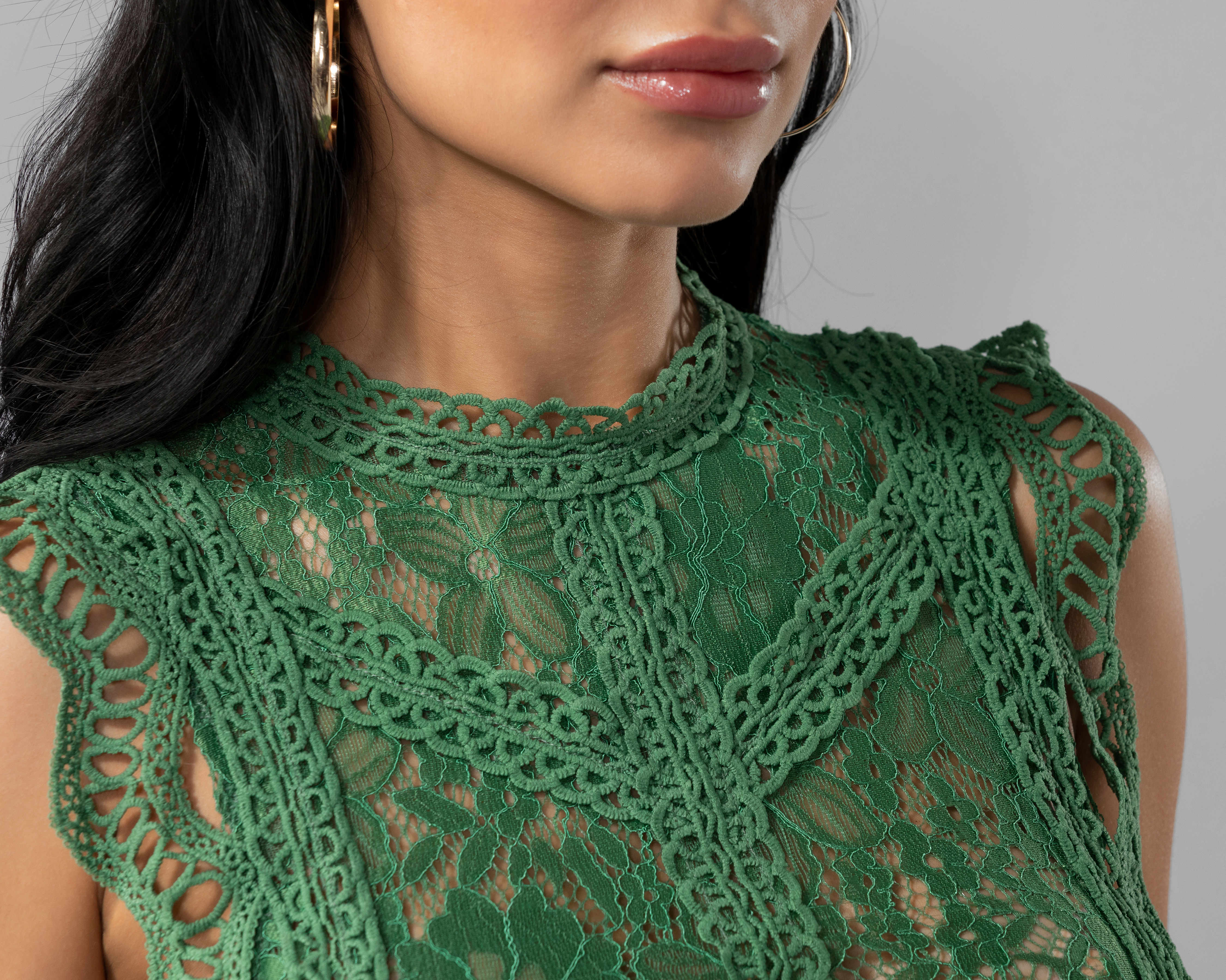 Foto 5 pulgar | Foto 4 | Blusa Jennifer Lopez sin Manga con Encaje