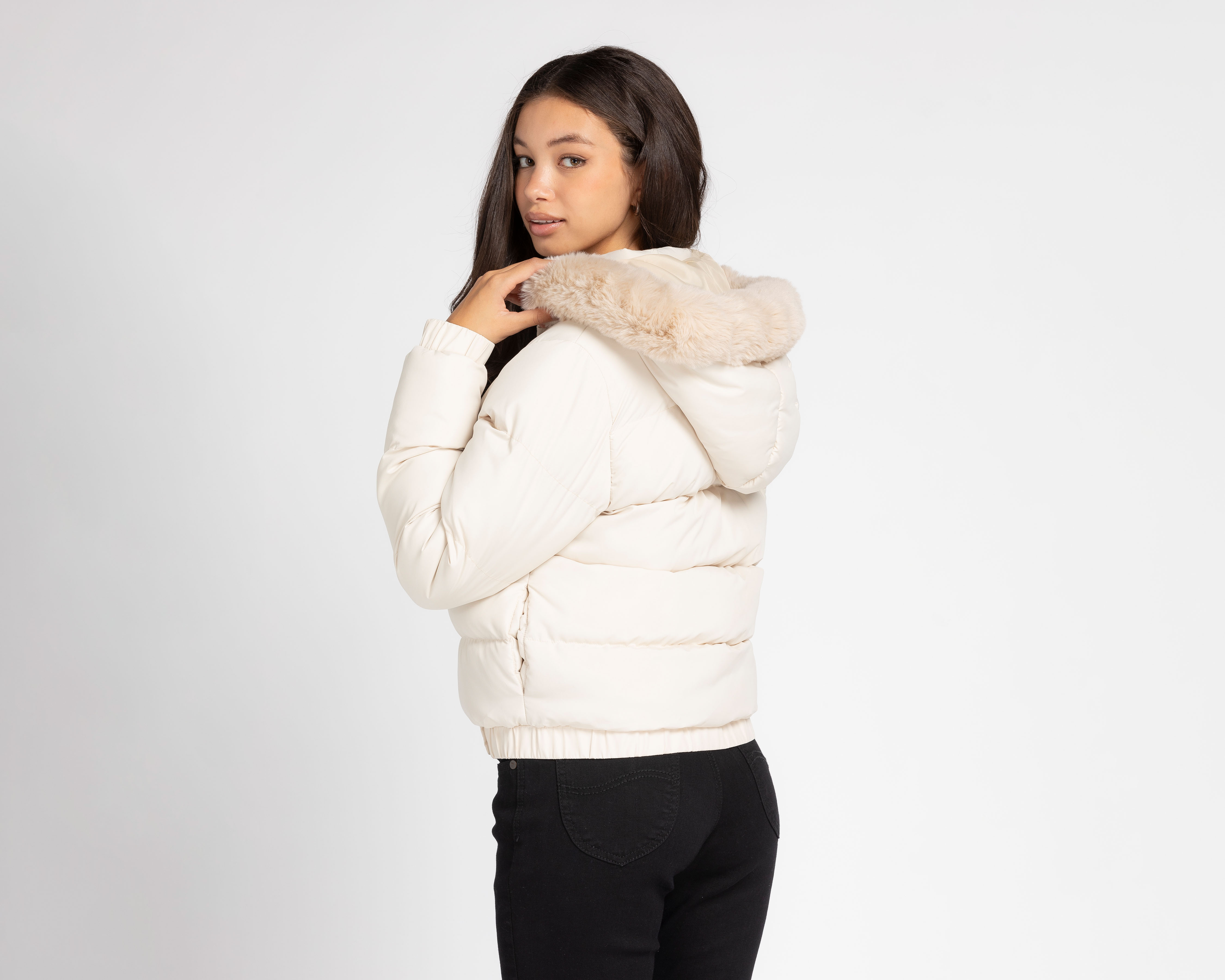 Foto 4 pulgar | Foto 3 | Chamarra York Team Polo Club Blanca con Gorro