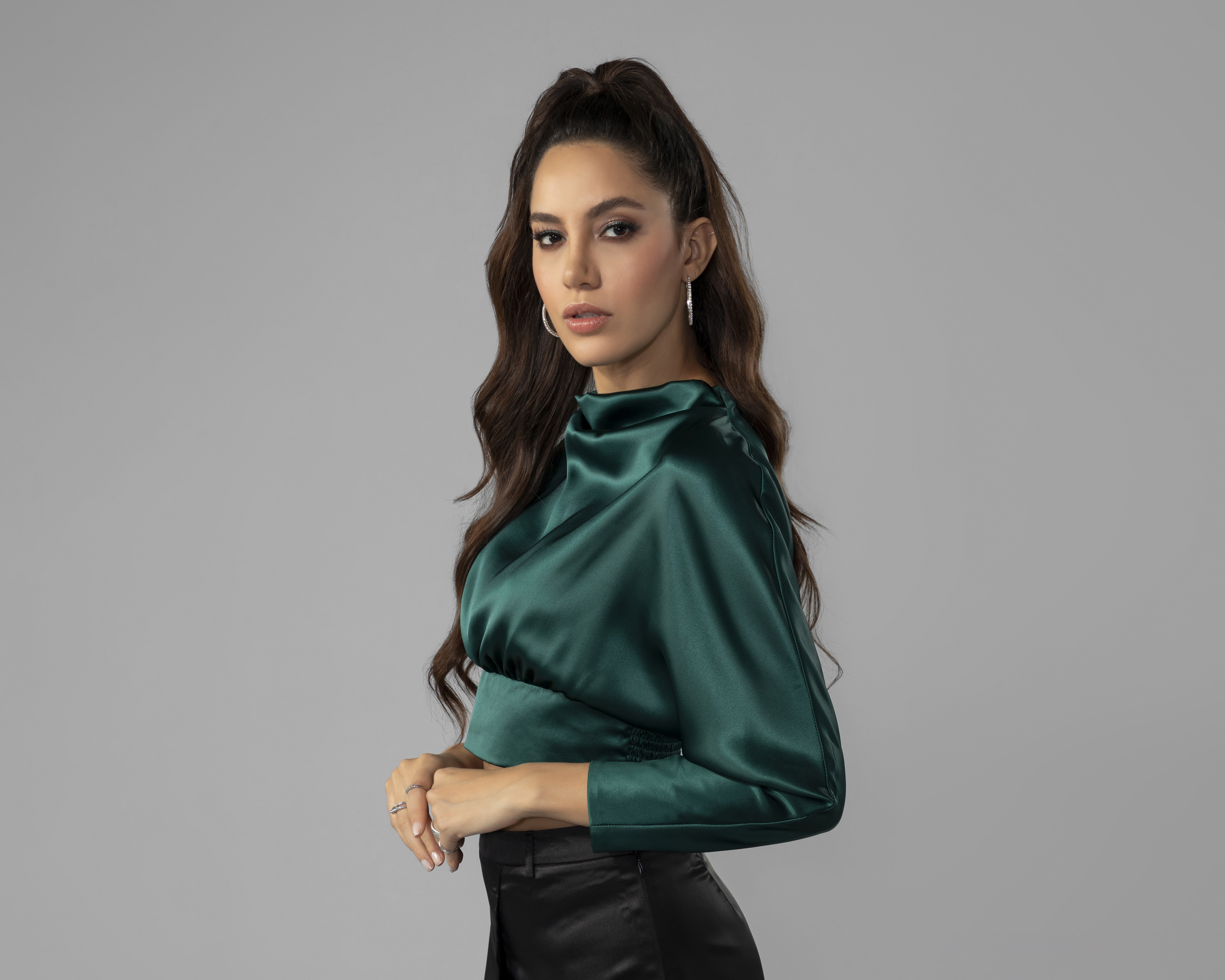 Foto 1 | Foto 1 | Blusa Jennifer Lopez Satinada con Escote en Espalda