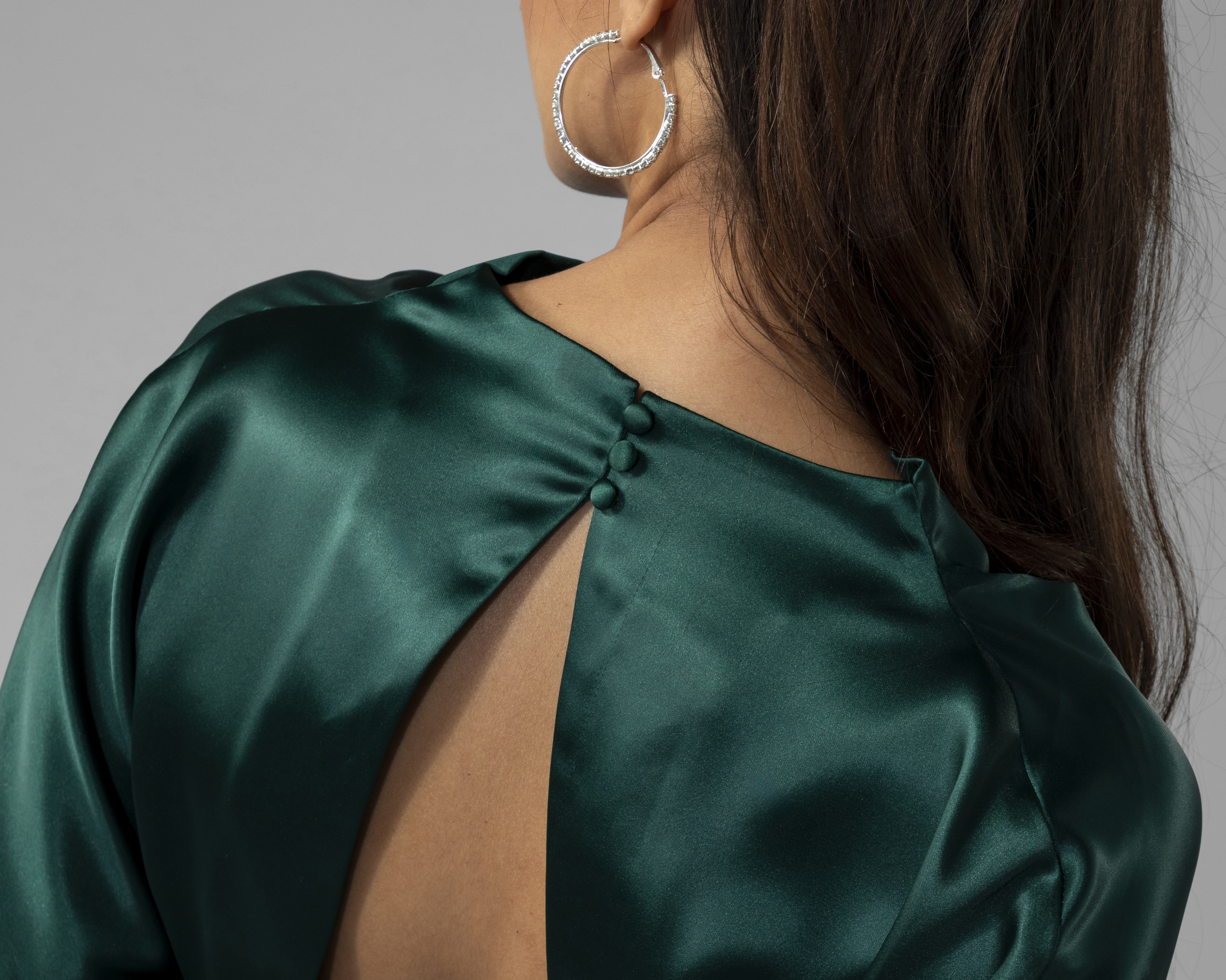 Foto 5 pulgar | Foto 4 | Blusa Jennifer Lopez Satinada con Escote en Espalda