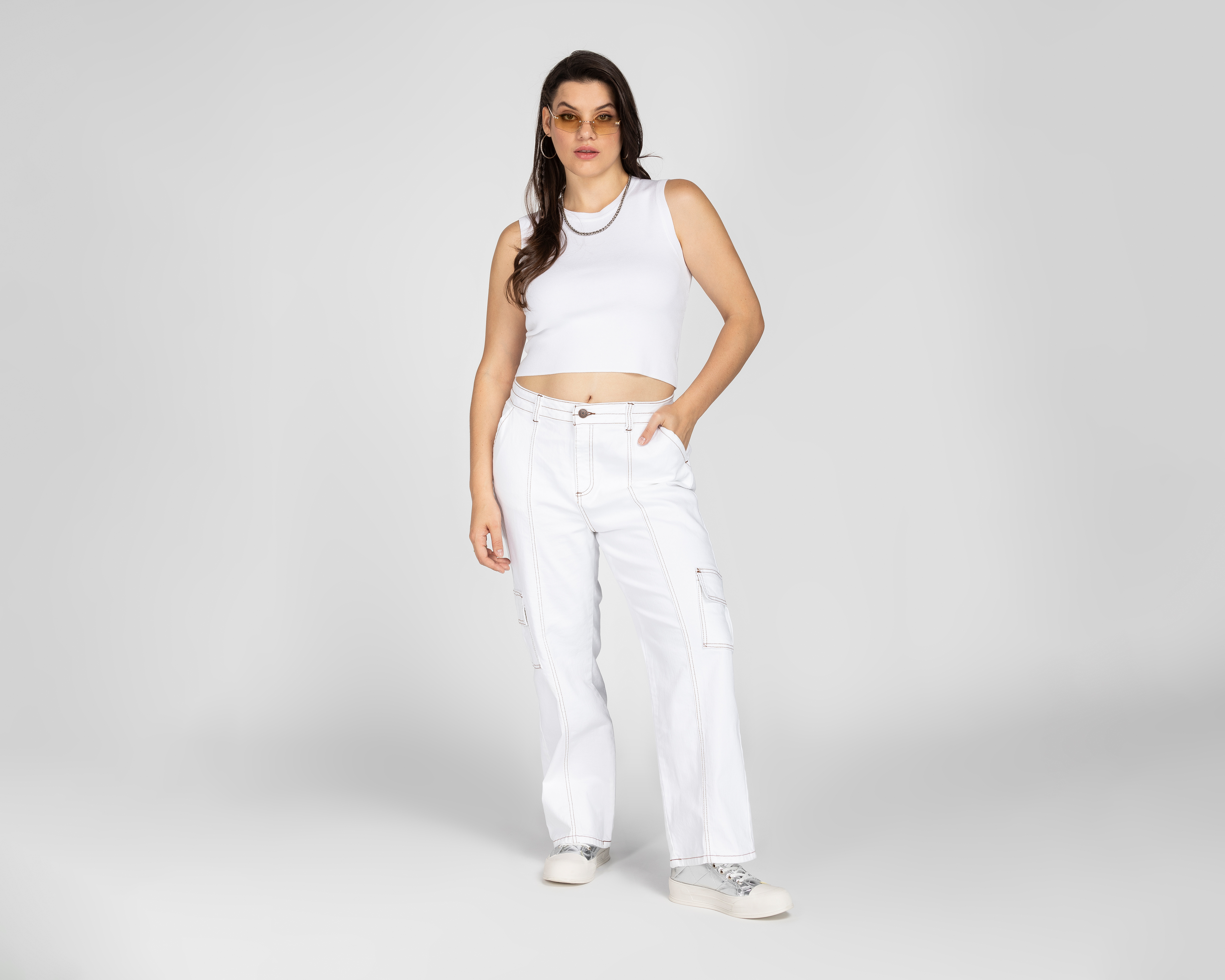 Foto 3 pulgar | Foto 2 | Playera 18 Forever Blanca sin Mangas