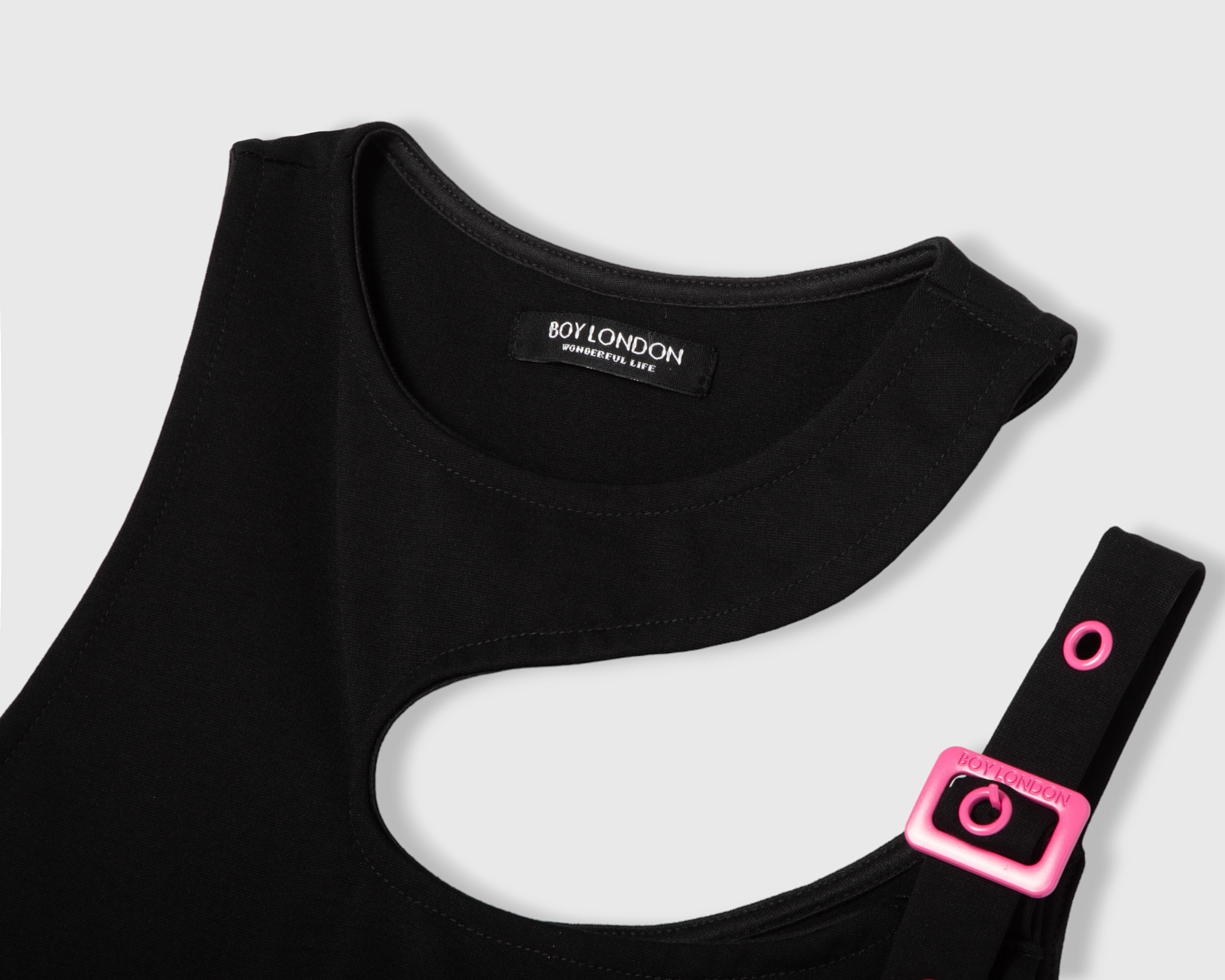 Foto 3 | Foto 3 | Crop Top Boy London Negro con Hebilla