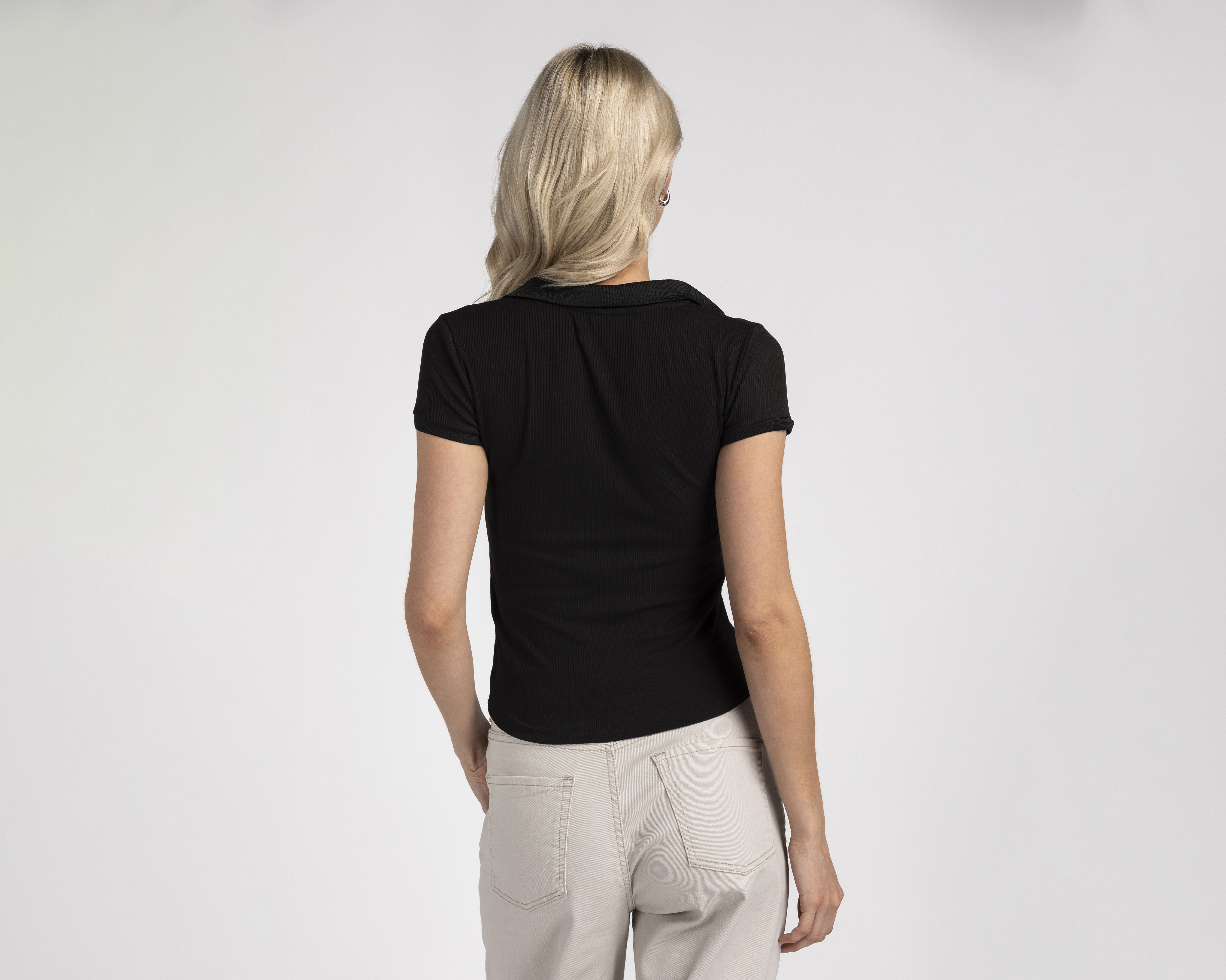 Foto 4 pulgar | Foto 3 | Playera Polo Refill Negra para Mujer