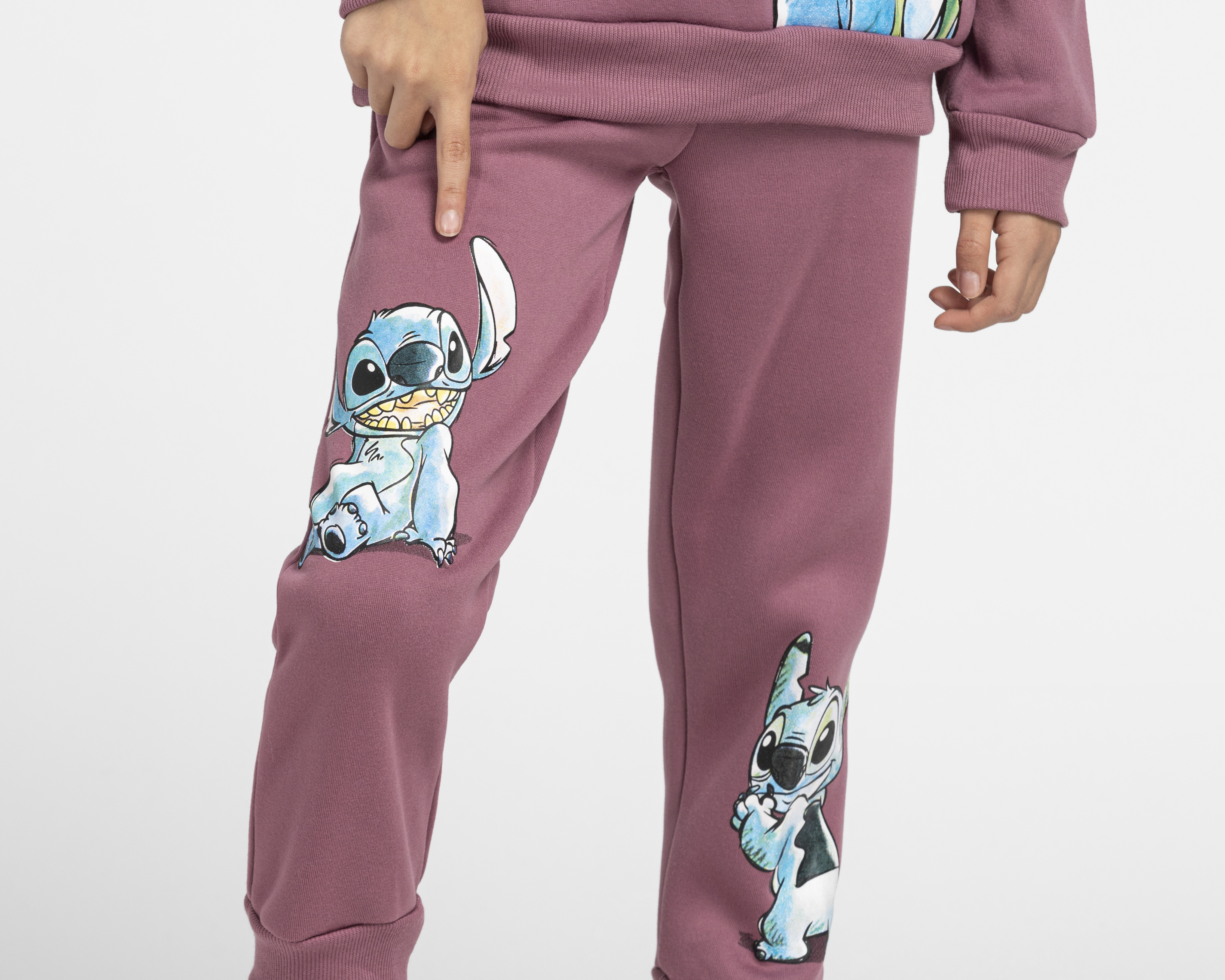 Foto 5 pulgar | Foto 4 | Conjunto con Sudadera Disney Lilo & Stitch para Niña 2 Piezas