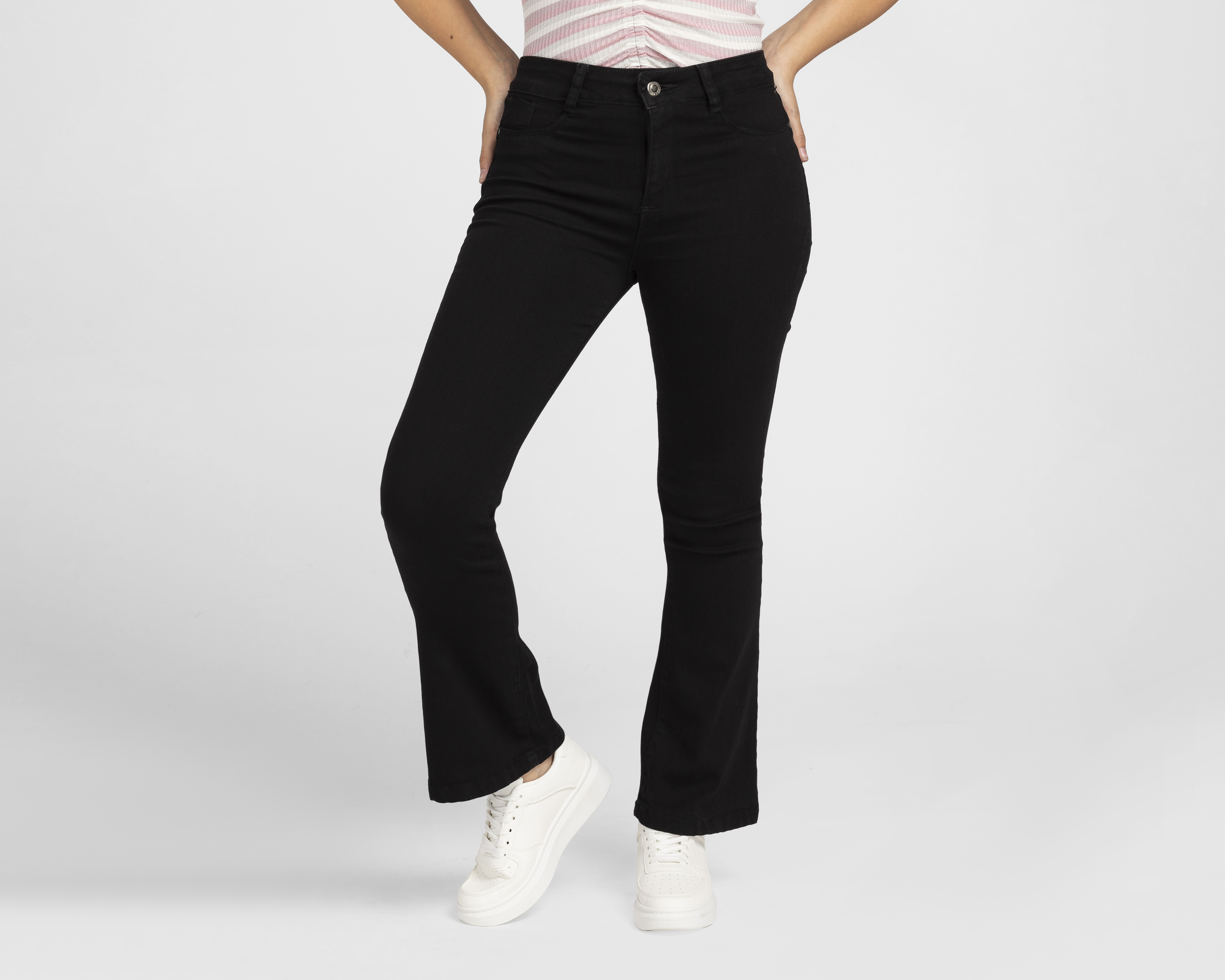 Foto 2 pulgar | Foto 1 | Jeans Refill Flare Fit Negros