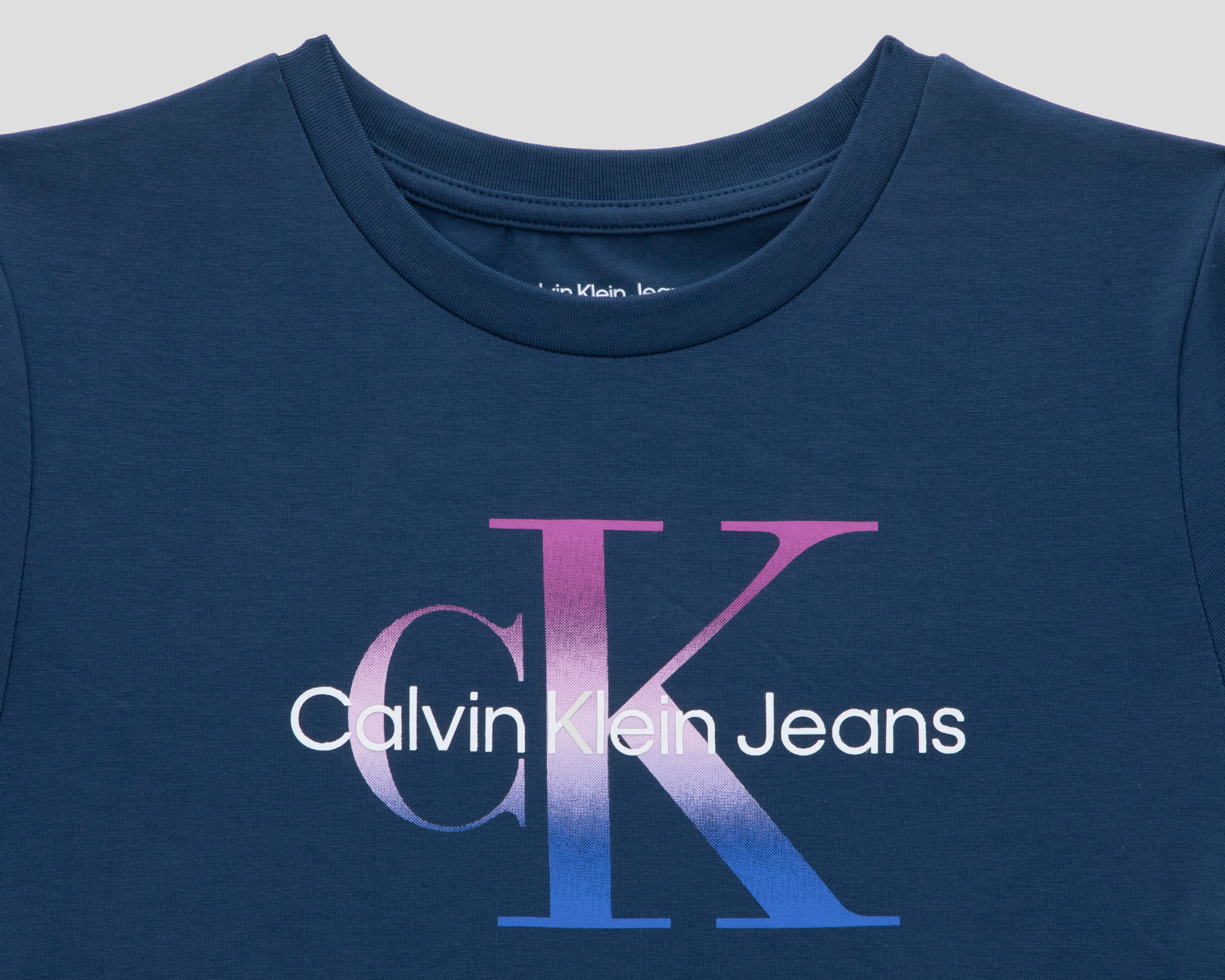 Foto 4 pulgar | Foto 3 | Playera de Cuello Redondo Azul Marino Calvin Klein para Niña