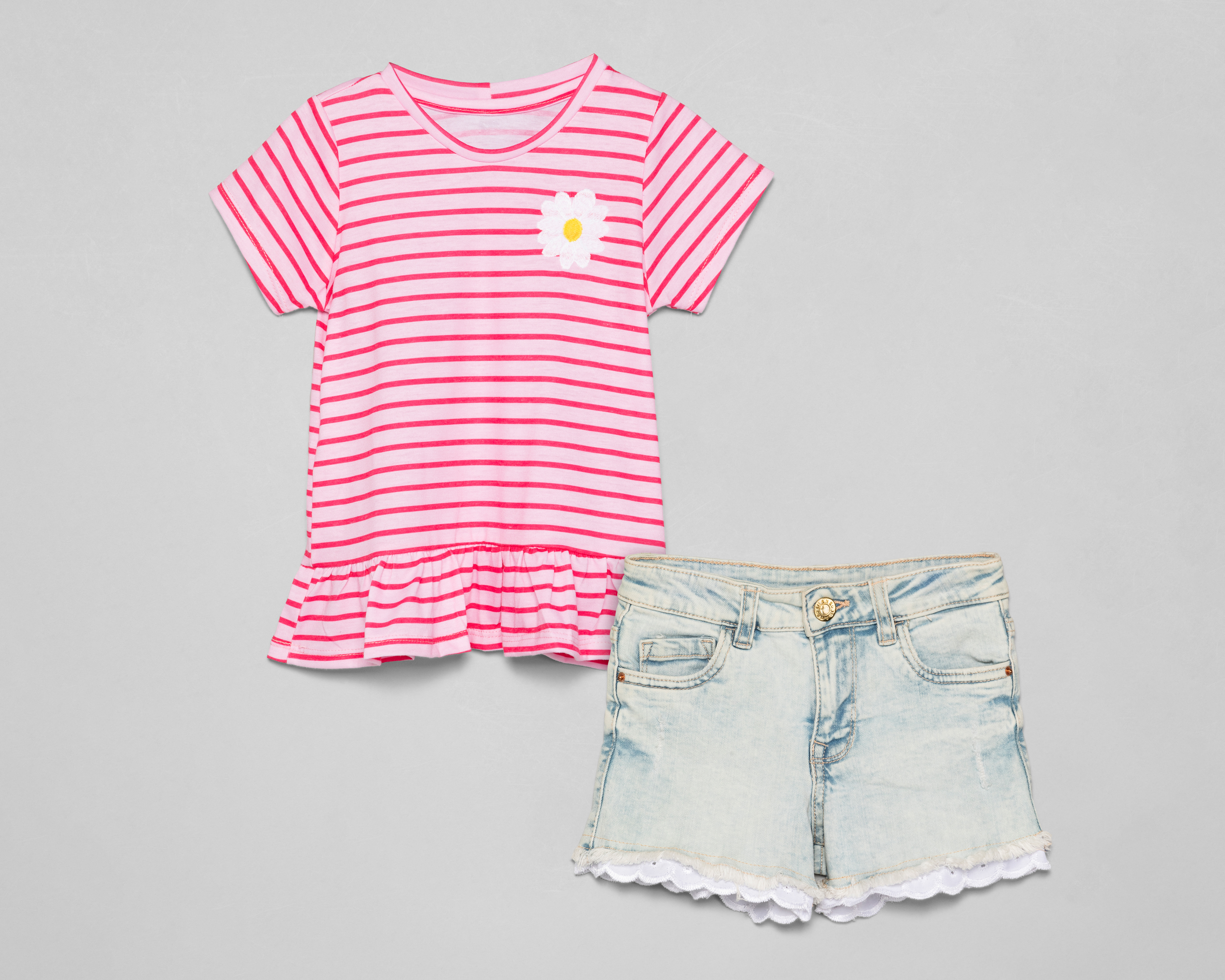 Foto 2 pulgar | Foto 1 | Conjunto de Playera y Short Girls Attitude para Niña