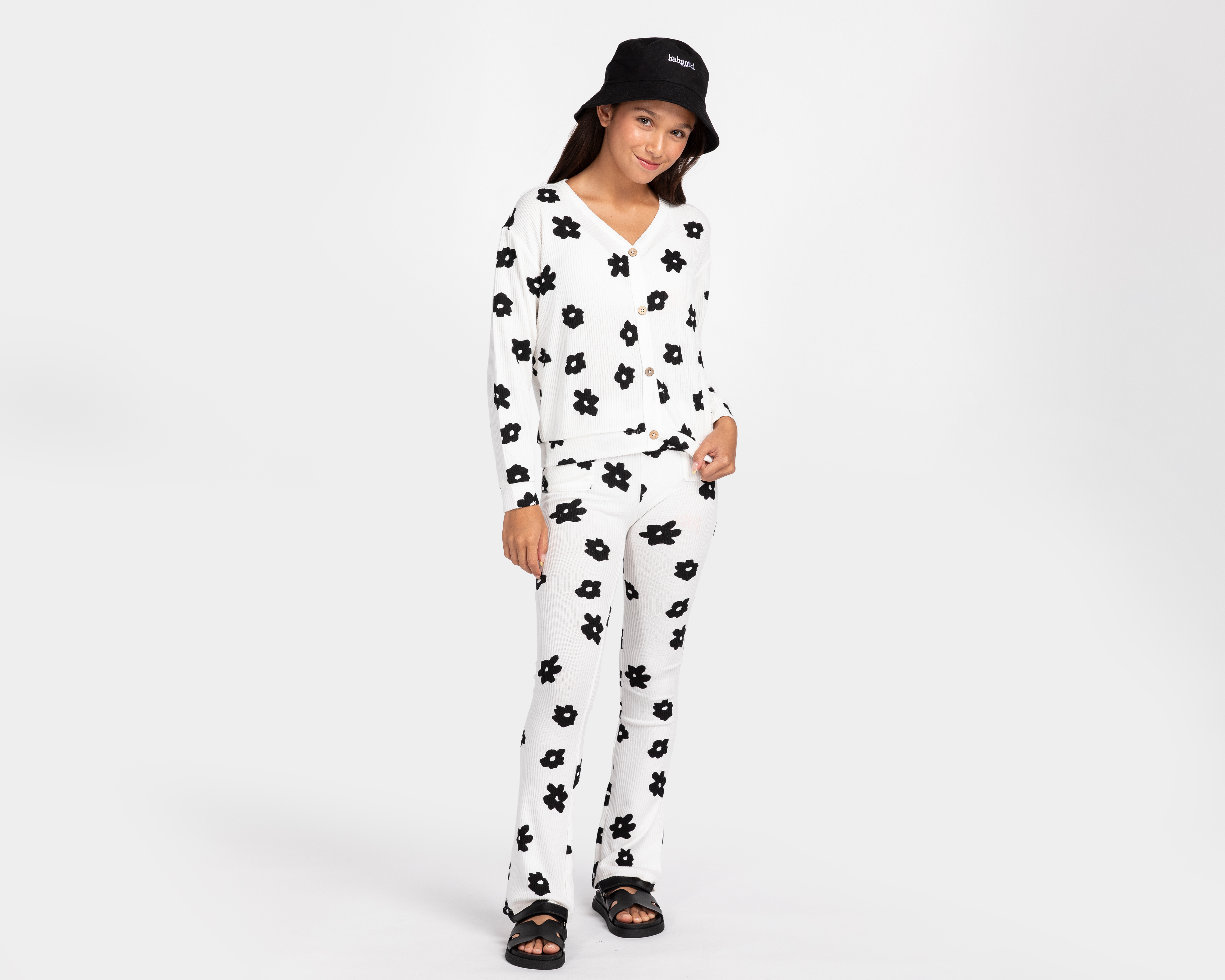 Foto 3 pulgar | Foto 2 | Sudadera y Pantalón Girls Attitude para Niña