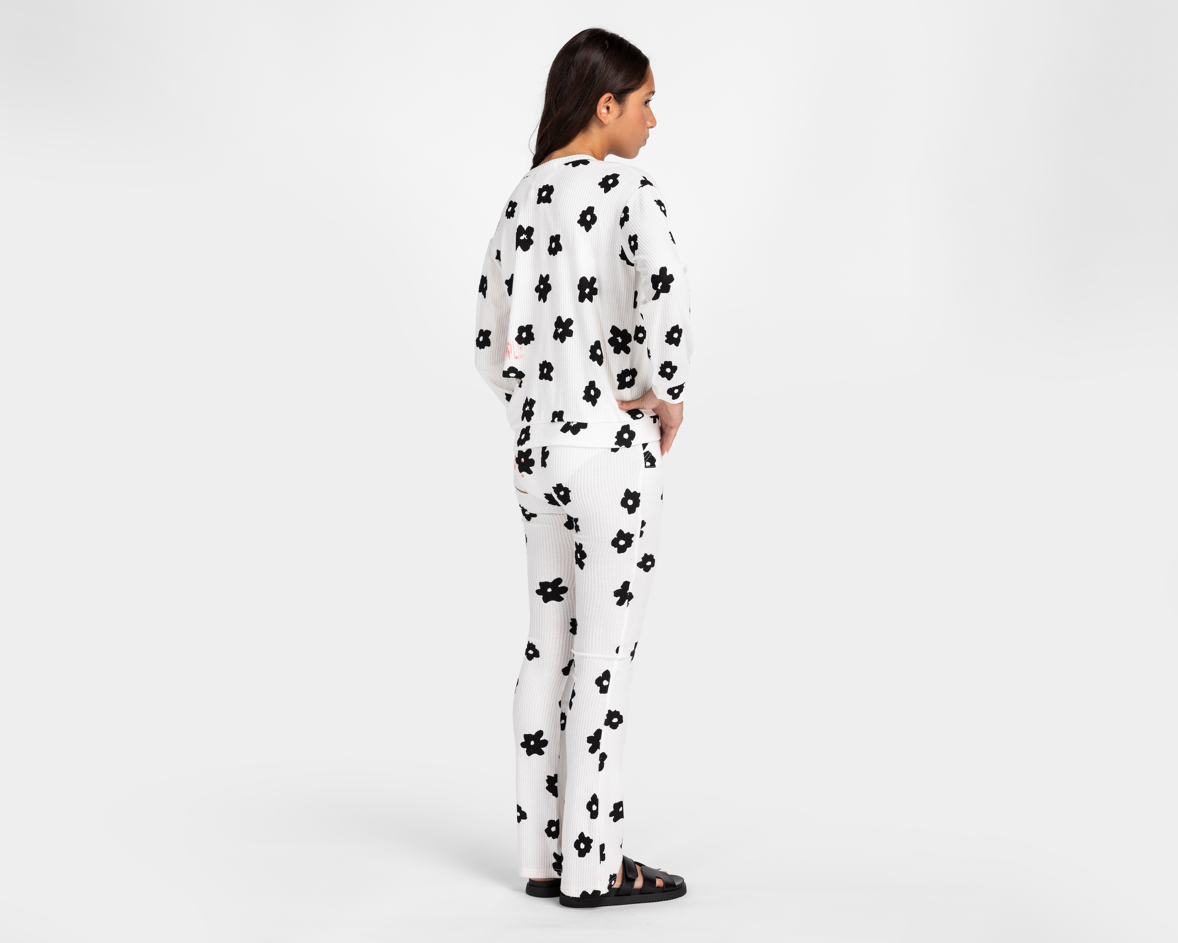 Foto 4 pulgar | Foto 3 | Sudadera y Pantalón Girls Attitude para Niña