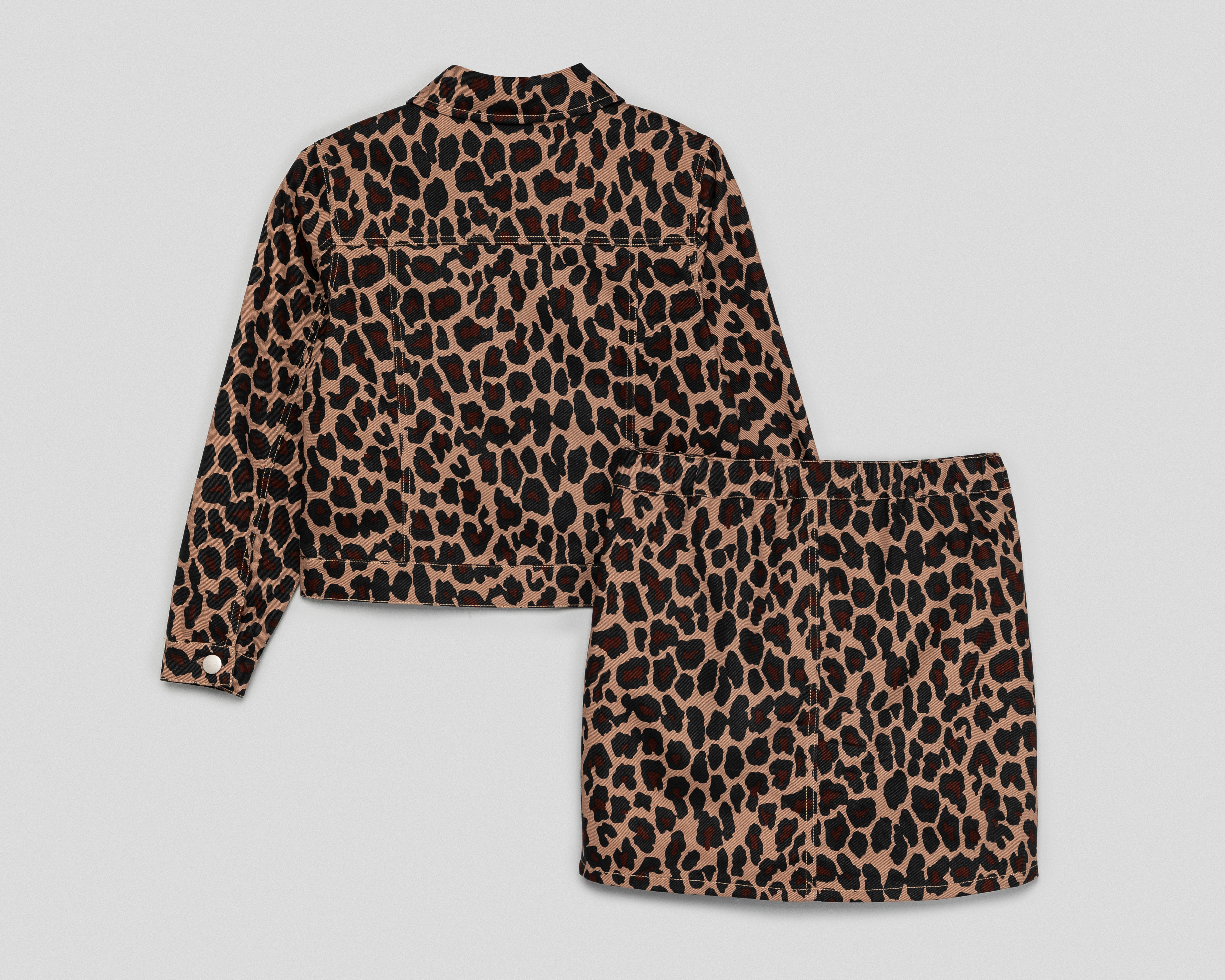 Foto 3 pulgar | Foto 2 | Chamarra y Falda 18 Forever para Niña