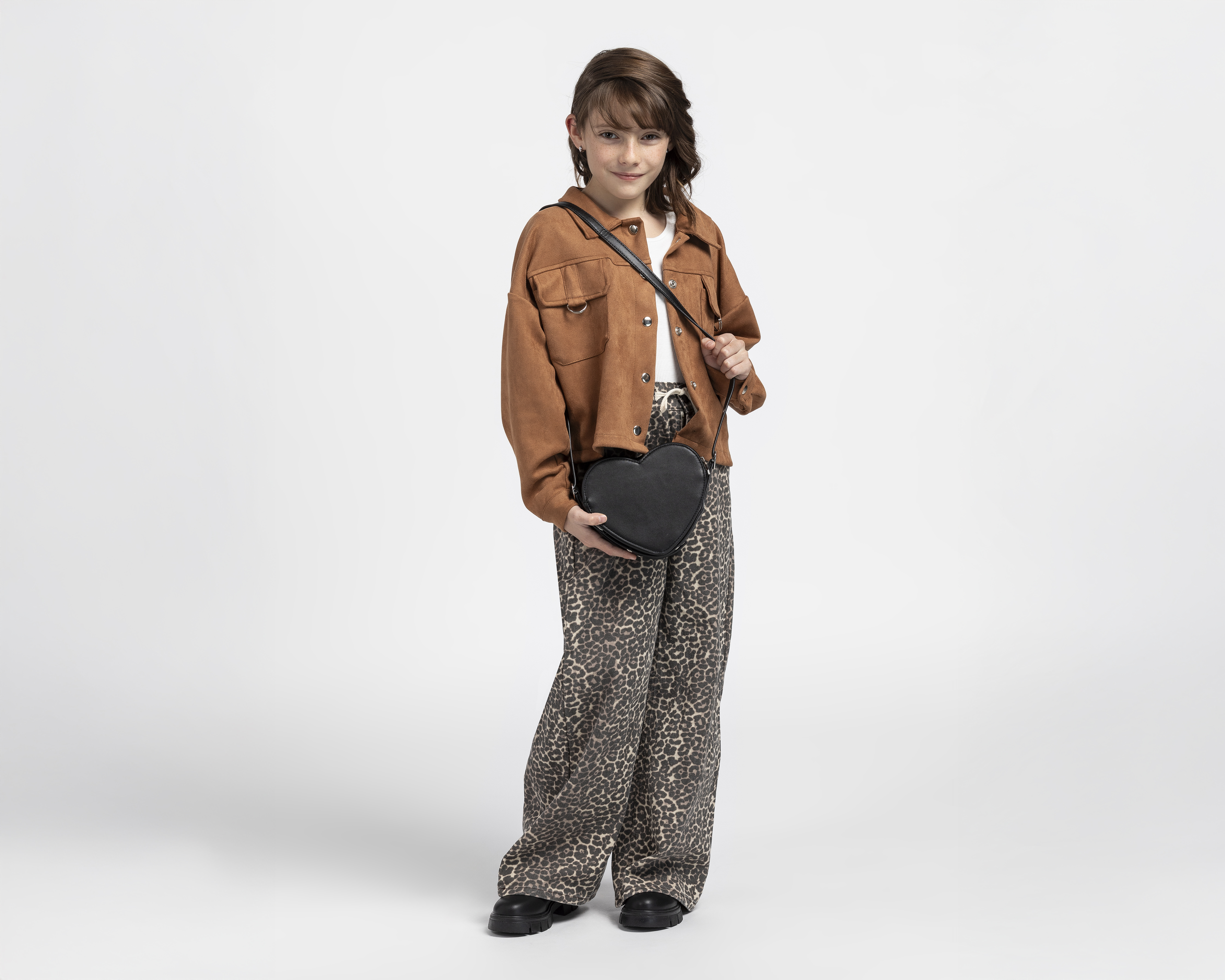 Foto 3 pulgar | Foto 2 | Chamarra Girls Attitude para Niña