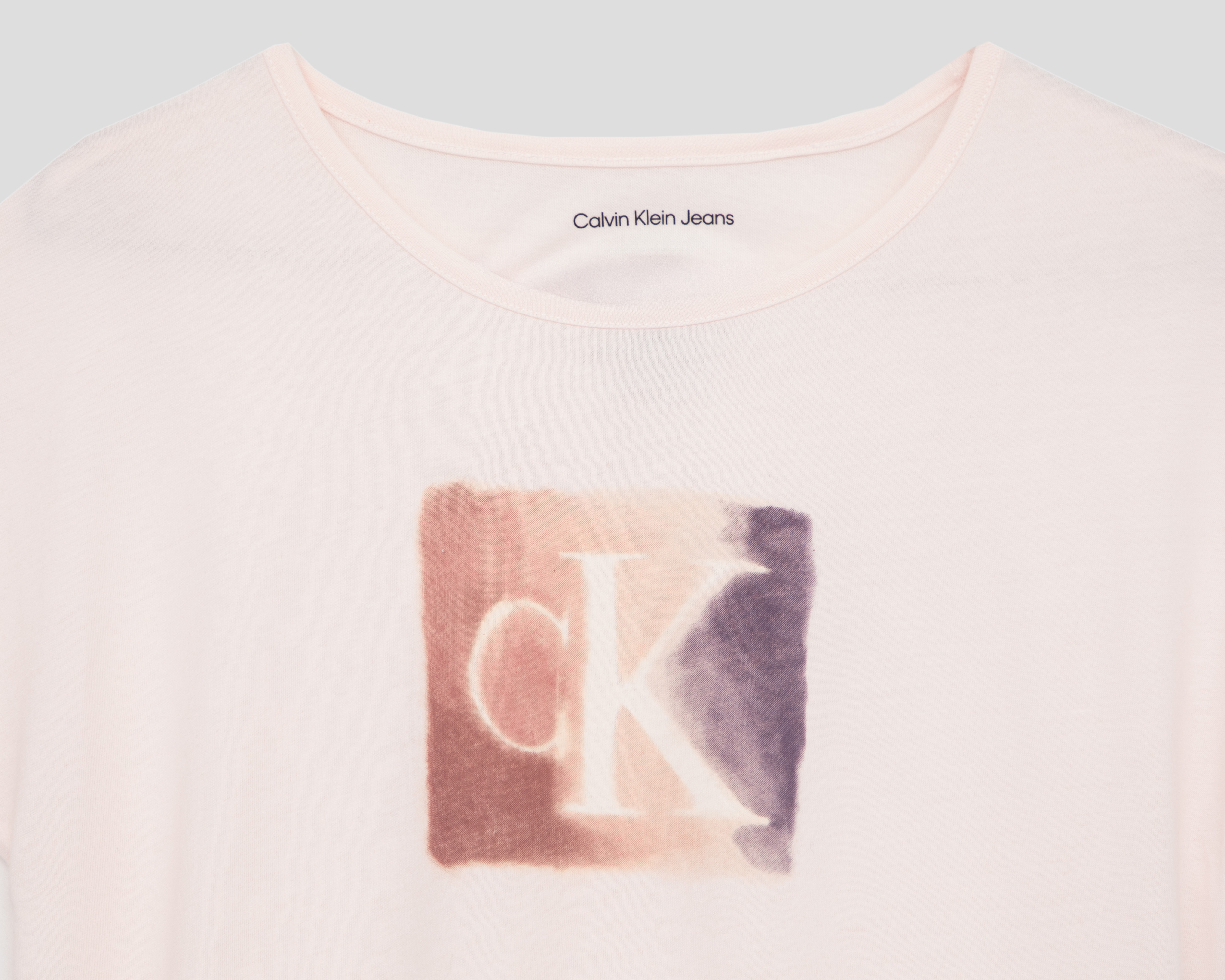 Foto 4 pulgar | Foto 3 | Playera de Cuello Redondo Rosa Calvin Klein para Niña