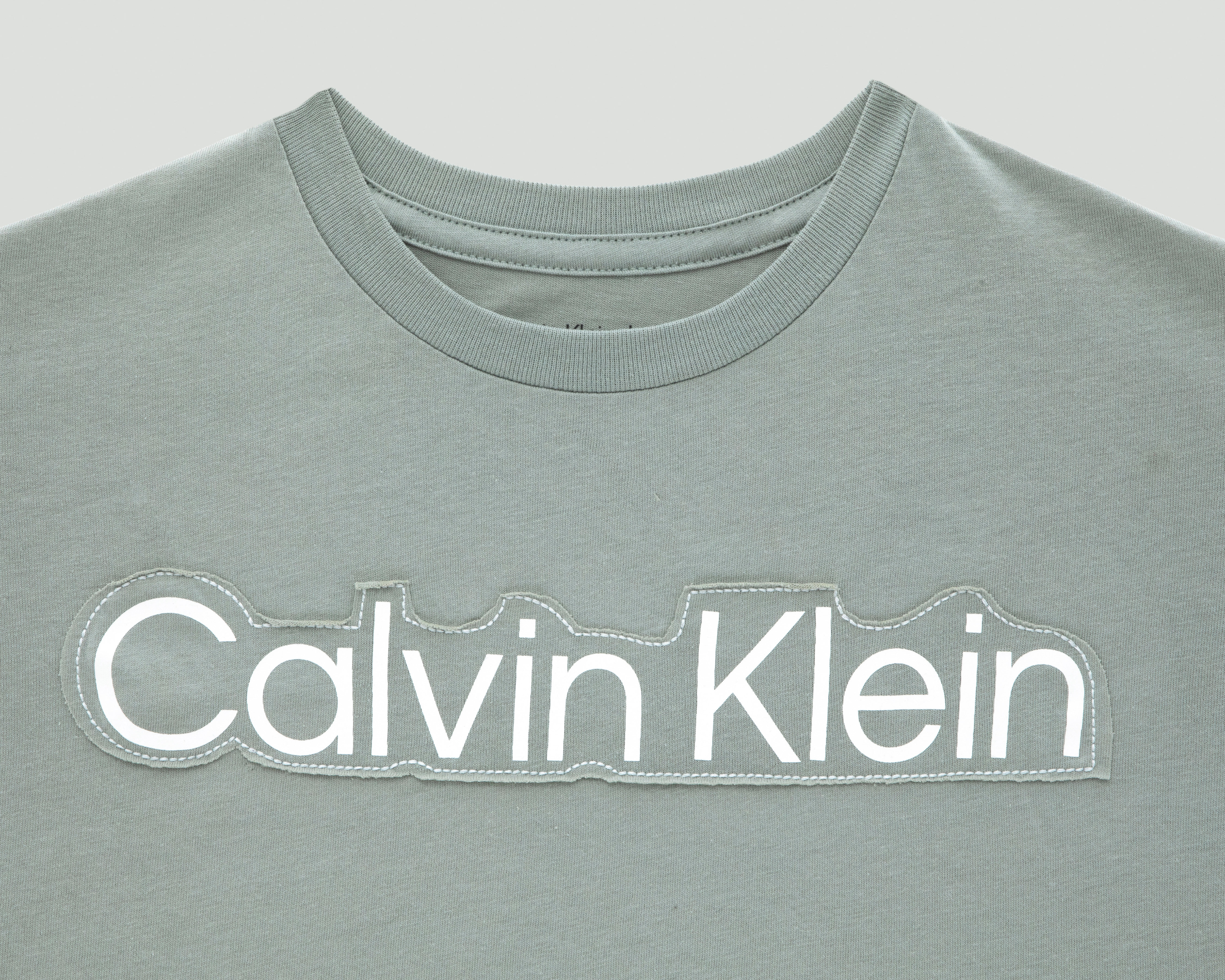 Foto 3 | Foto 3 | Playera de Cuello Redondo Verde Calvin Klein para Niña