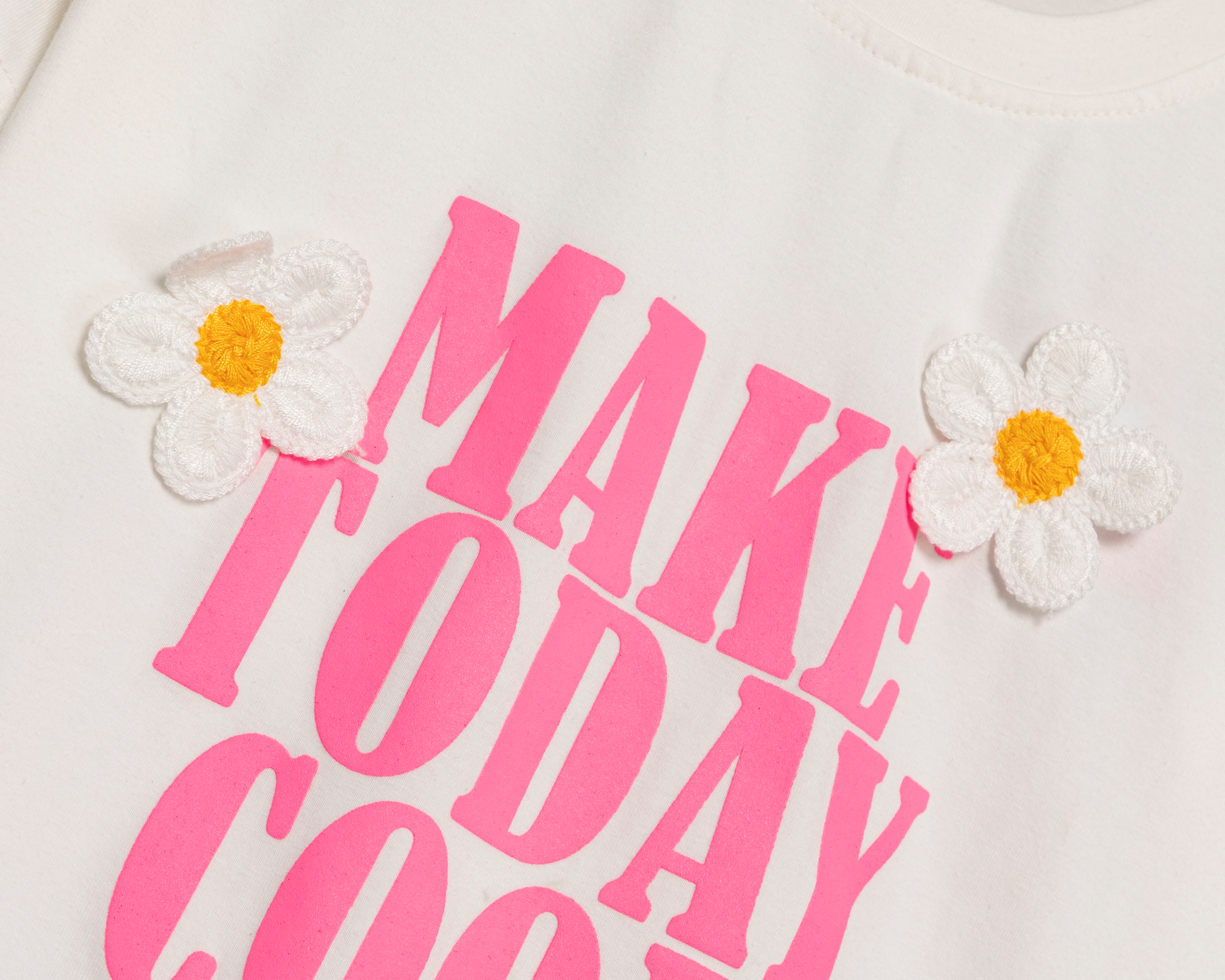 Foto 4 pulgar | Foto 3 | Playera de Cuello Redono Blanca Girls Attitude para Niña