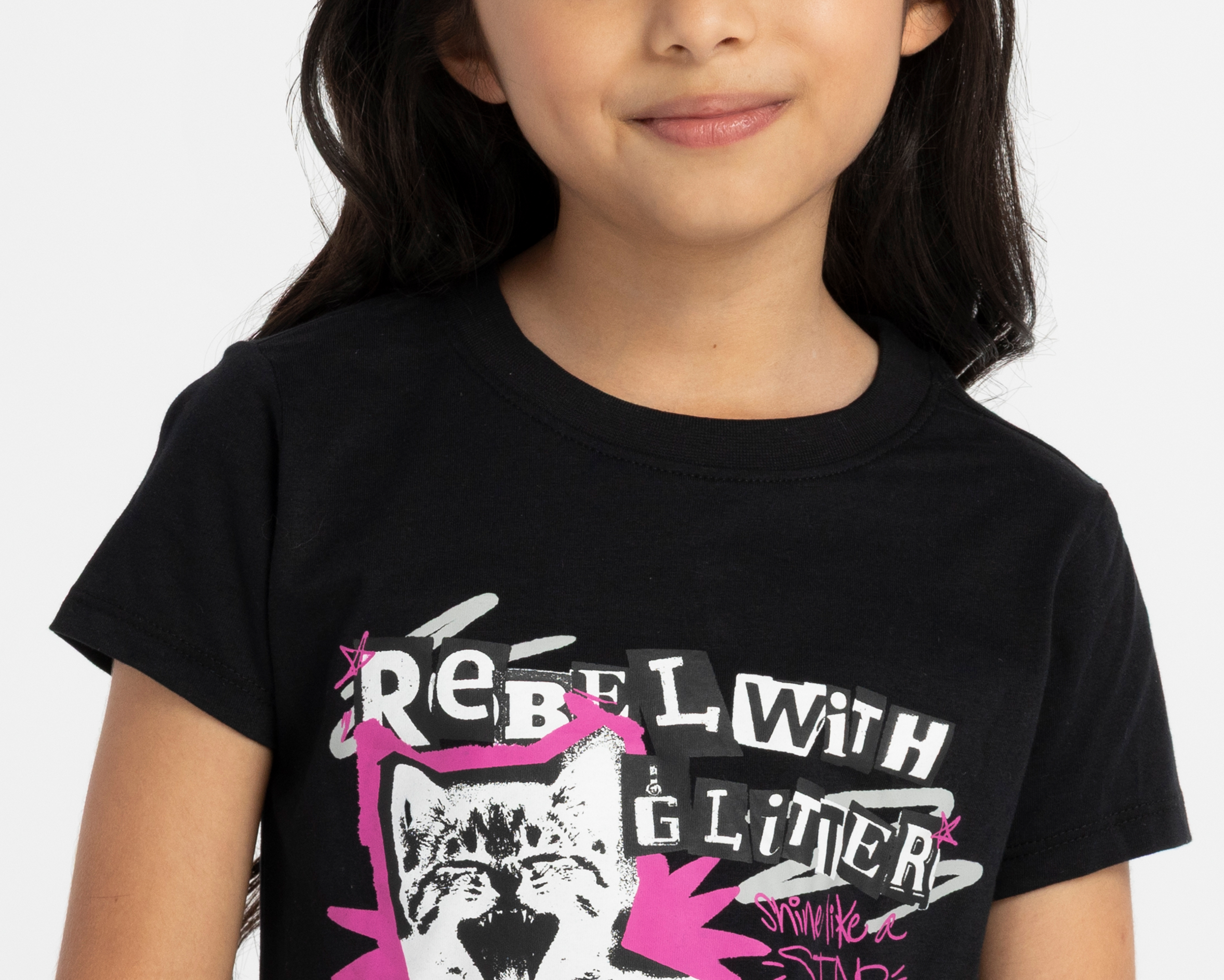 Foto 5 pulgar | Foto 4 | Playera de Cuello Redondo Negra 18 Forever para Niña