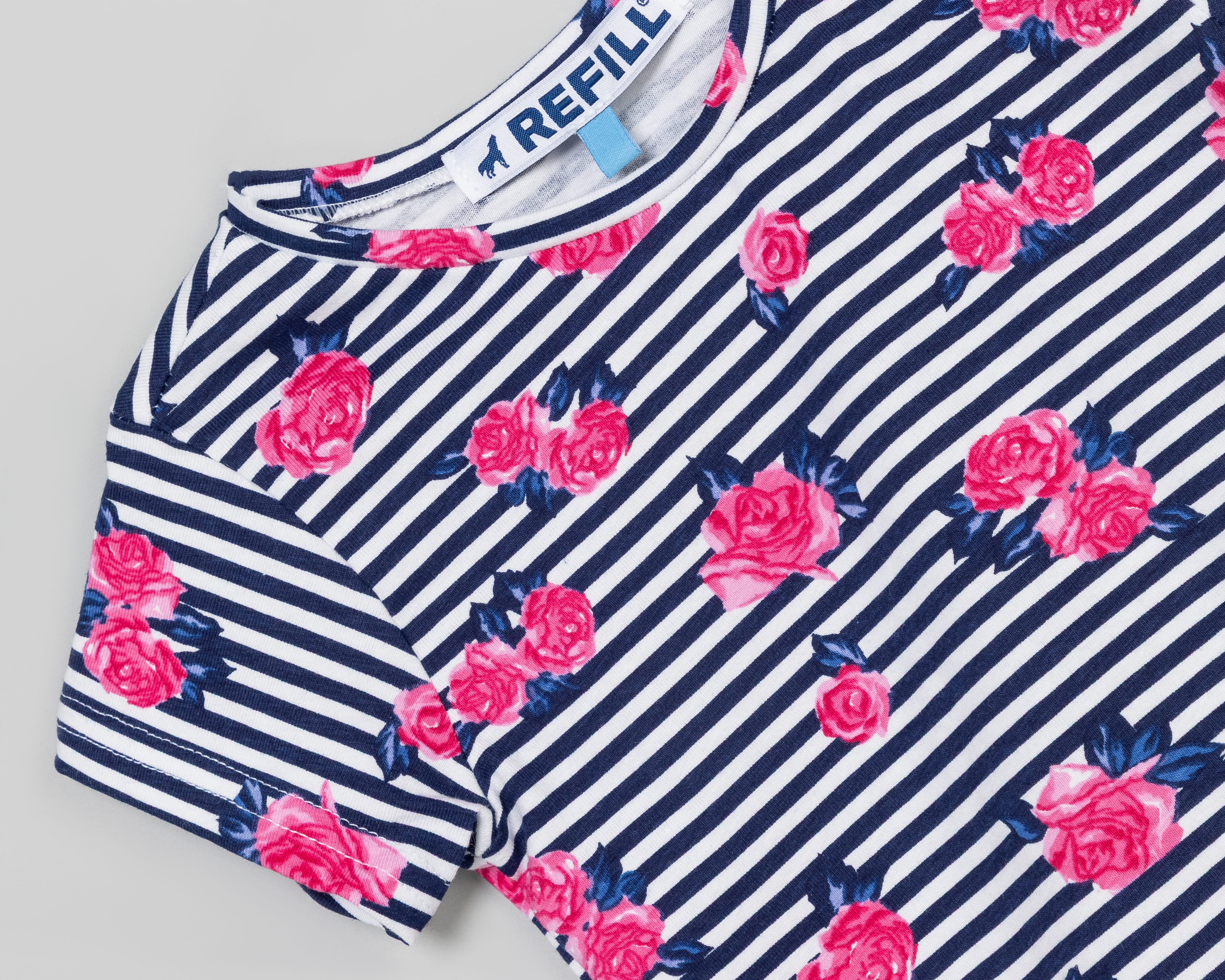 Foto 4 pulgar | Foto 3 | Playera de Cuello Redondo Azul Refill para Niña