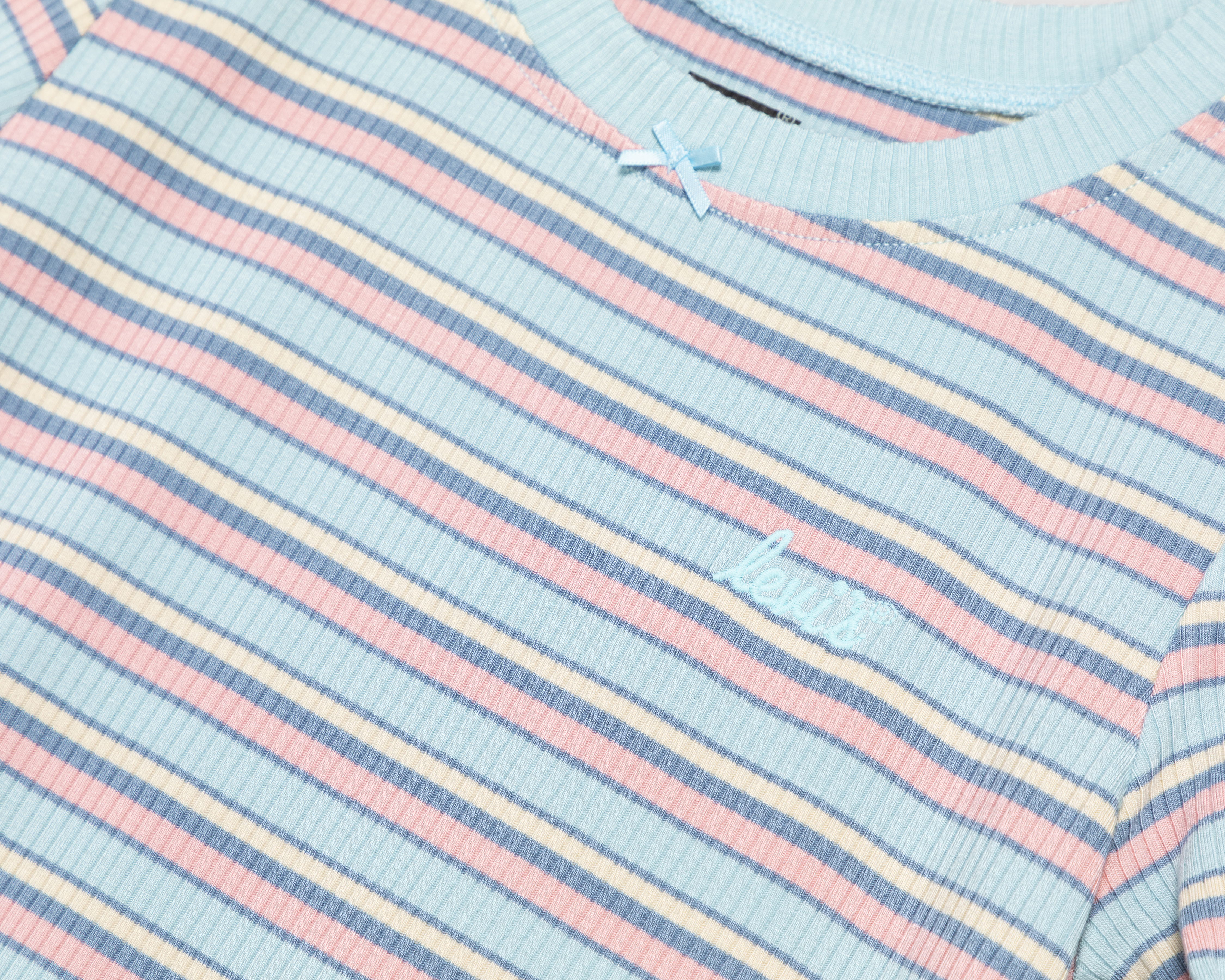 Foto 4 pulgar | Foto 3 | Playera de Cuello Redondo Multicolor Levi's Juvenil