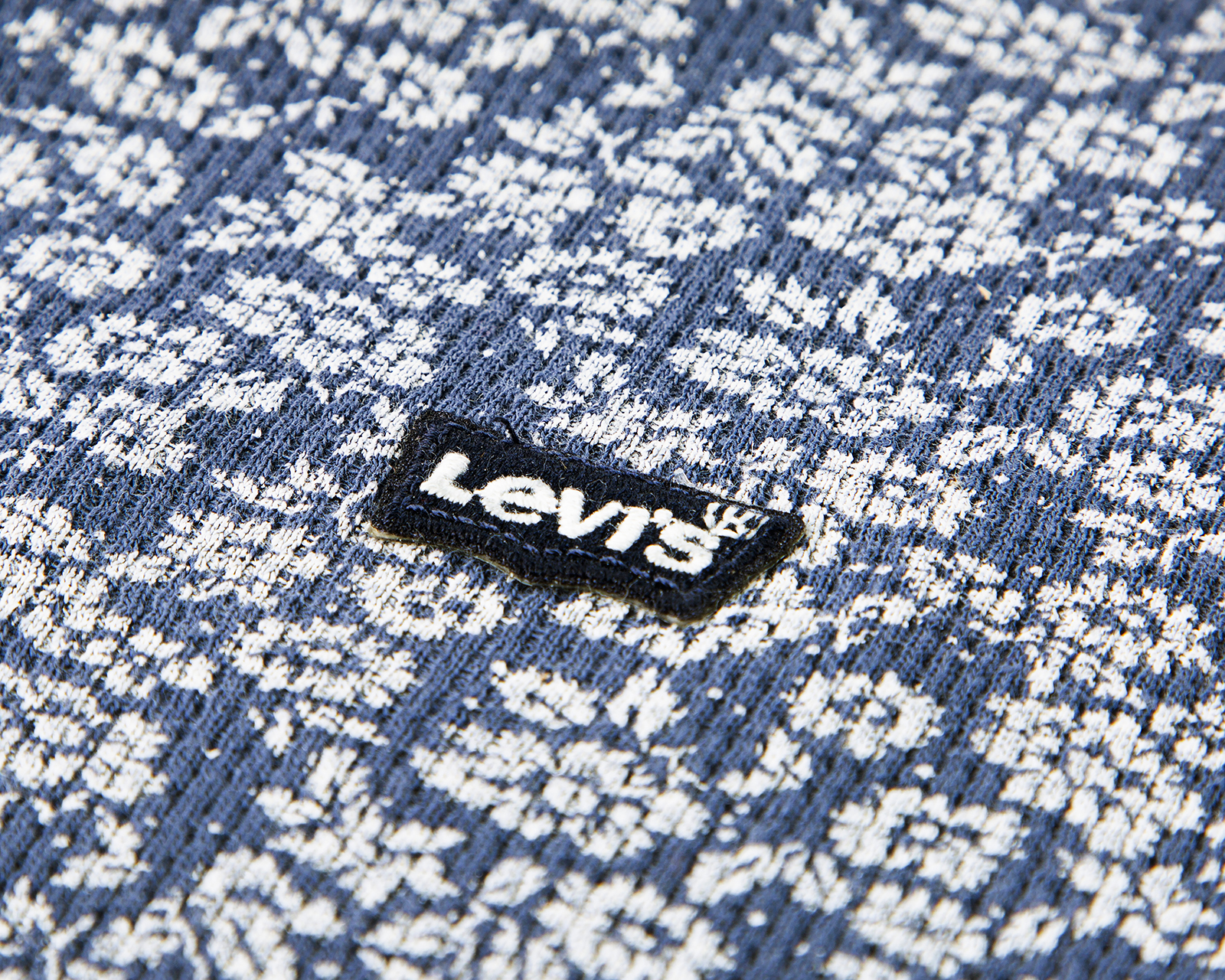 Foto 4 pulgar | Foto 3 | Playera de Cuello Redondo Azul Levi's para Niña