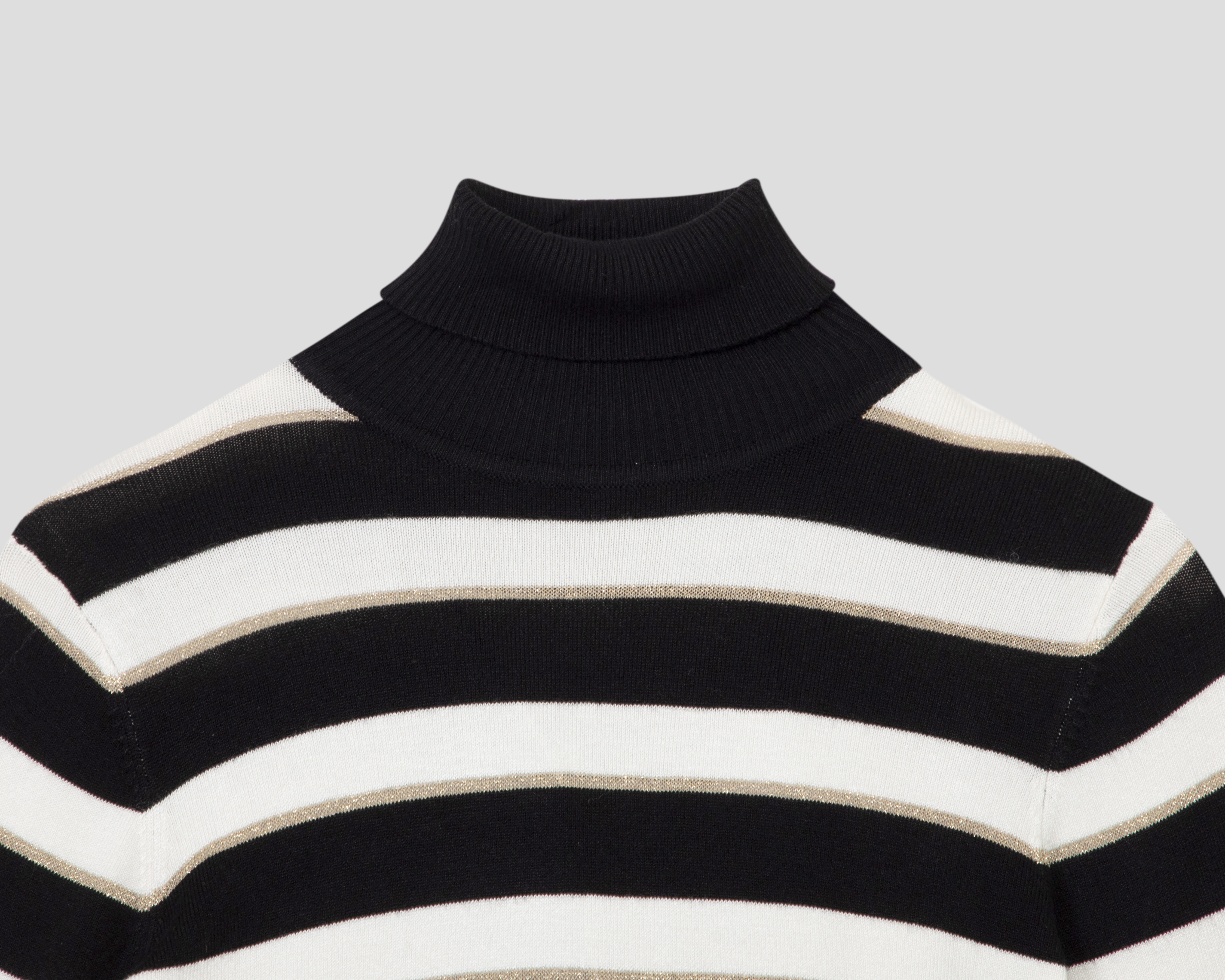 Foto 4 pulgar | Foto 3 | Suéter Guess Juvenil