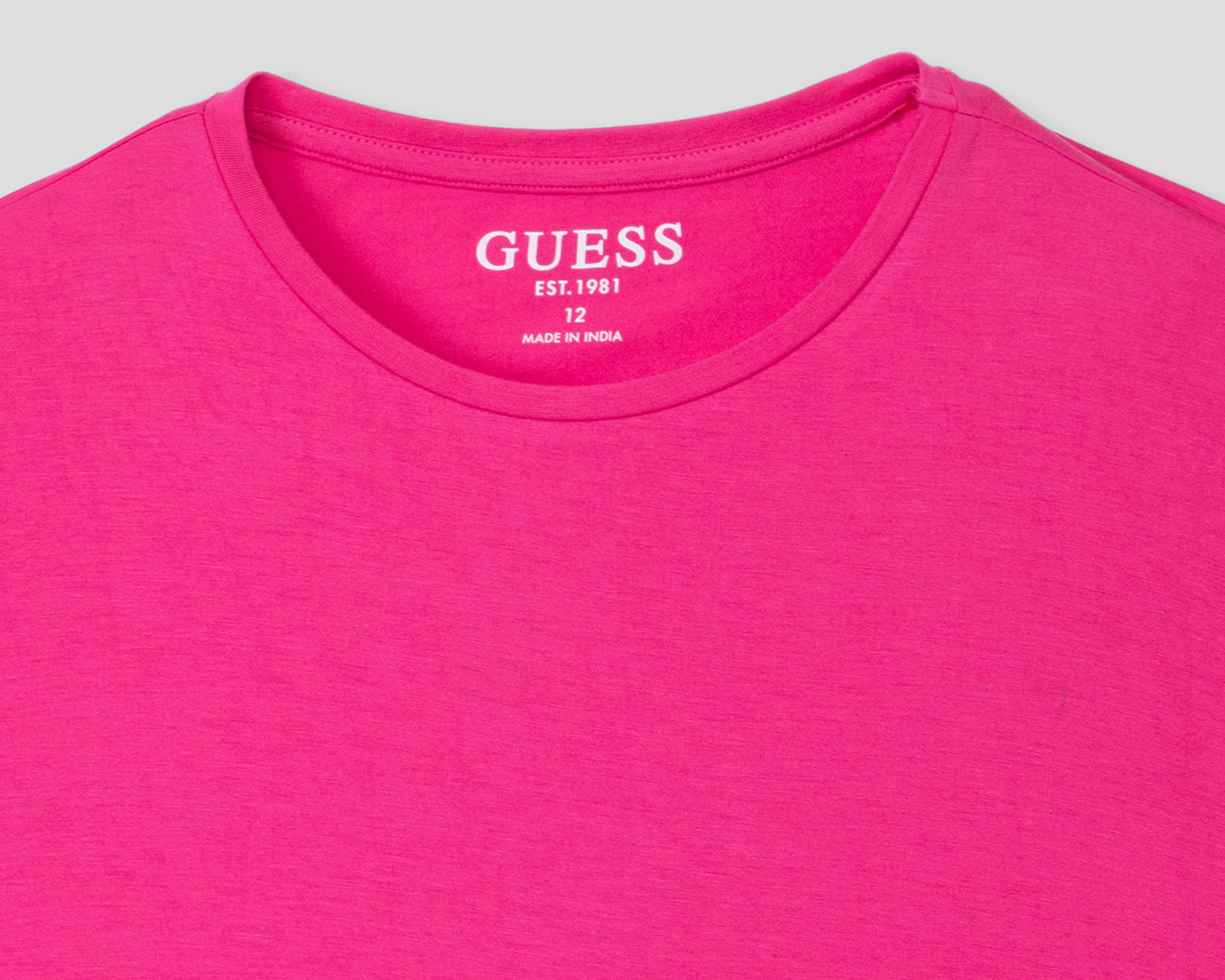 Foto 4 pulgar | Foto 3 | Playera de Cuello Redondo Rosa Guess Juvenil