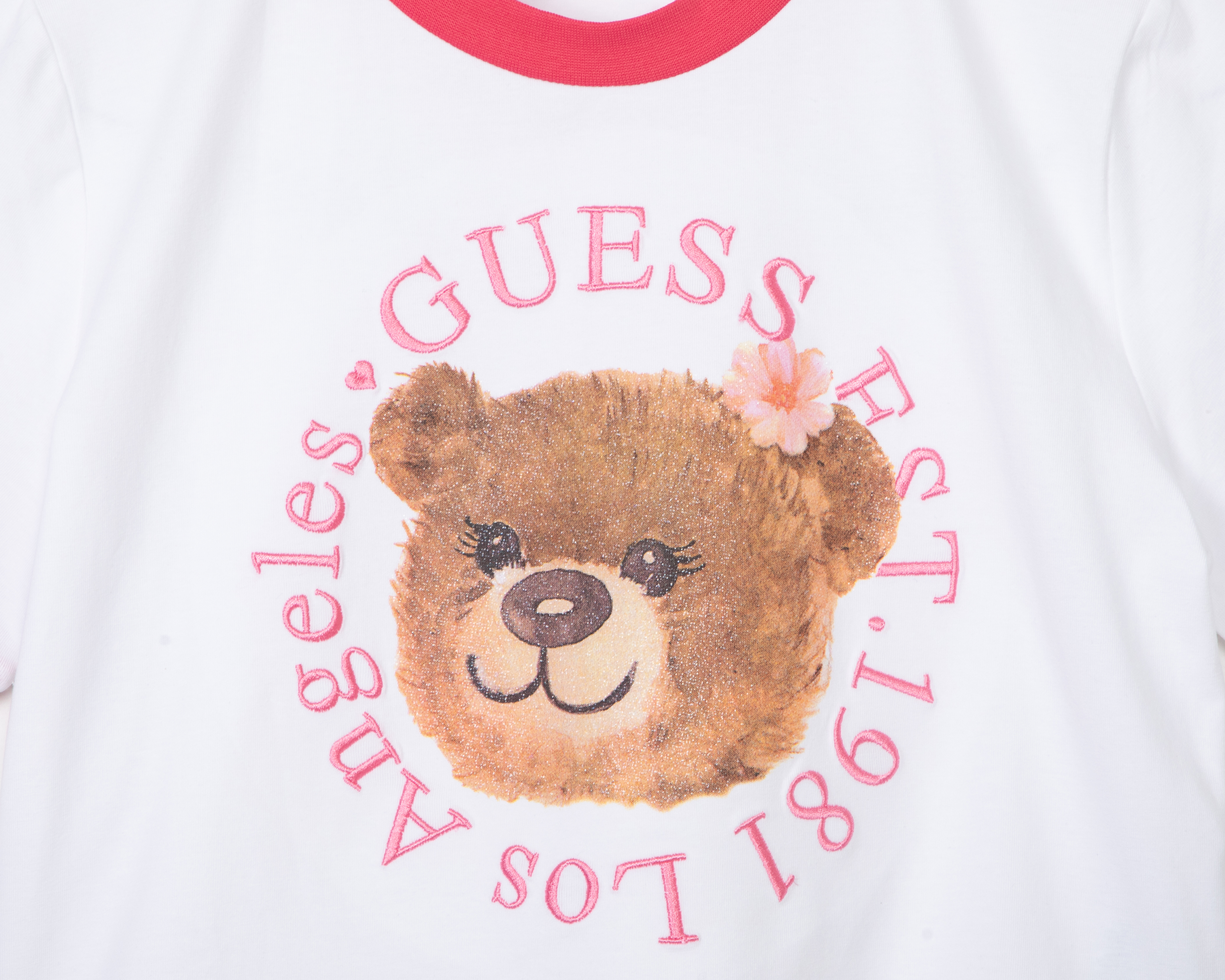 Foto 4 pulgar | Foto 3 | Playera de Cuello Redondo Blanca Guess Juvenil