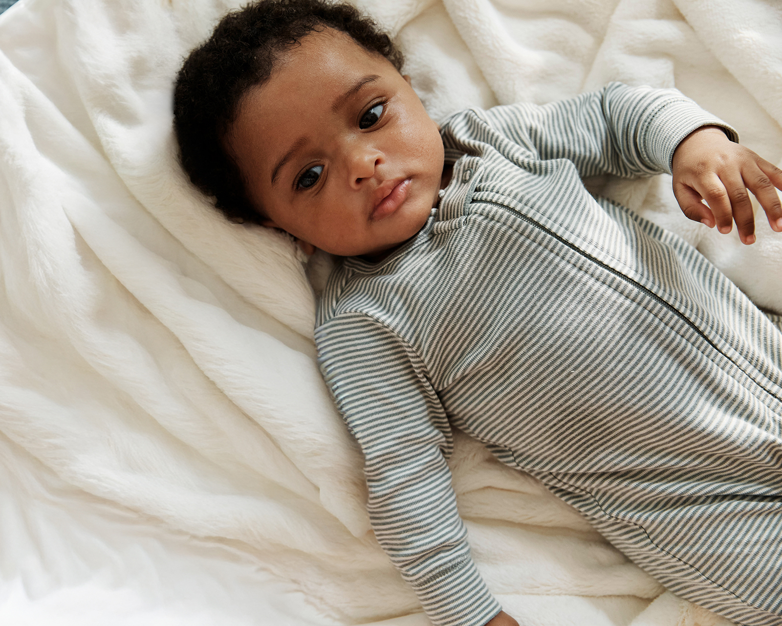 Foto 5 pulgar | Foto 4 | Mameluco para Bebé Niño Carter's 2 Piezas