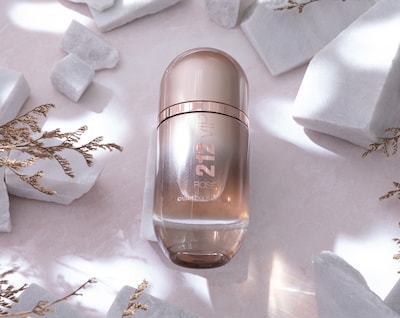 Foto 3 | Foto 5 | Perfume Carolina Herrera 212 VIP Rosé Eau de Parfum 50 ml