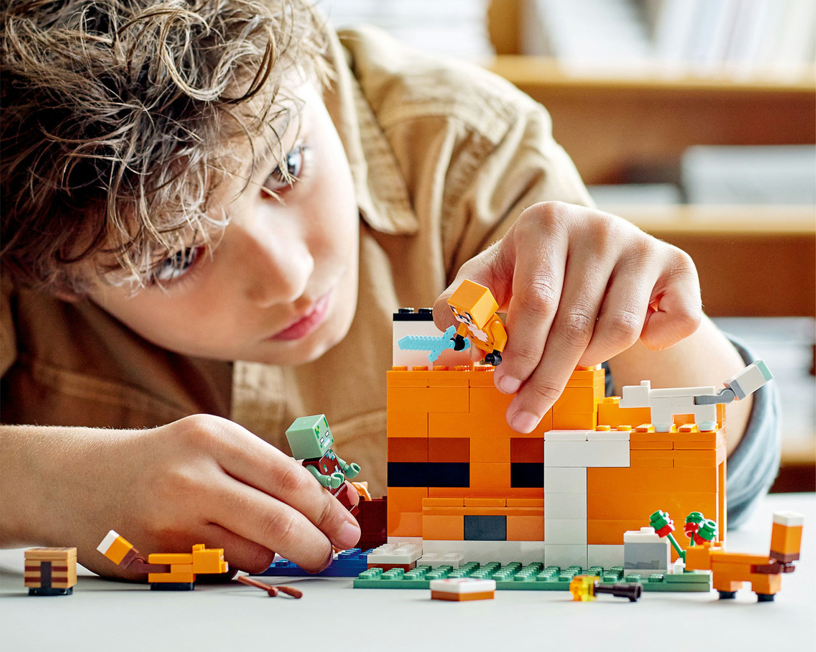 Foto 6 pulgar | Foto 5 | LEGO Minecraft: El Refugio-Zorro