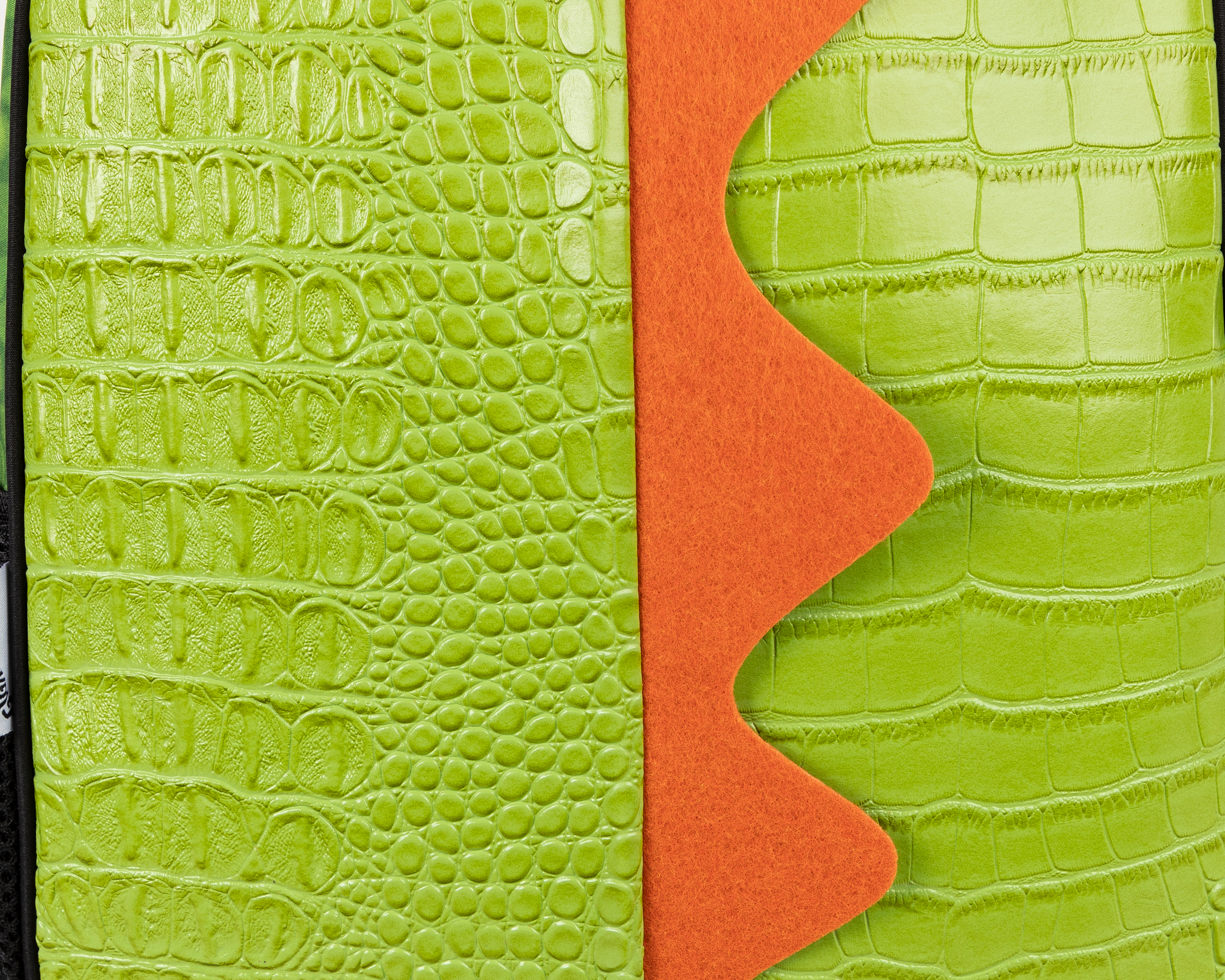 Foto 6 pulgar | Foto 5 | Mochila Gigantosaurus Verde