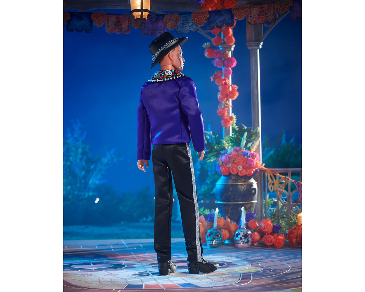 Foto 8 pulgar | Foto 7 | Muñeco Ken Barbie Signature Día de Muertos 2023