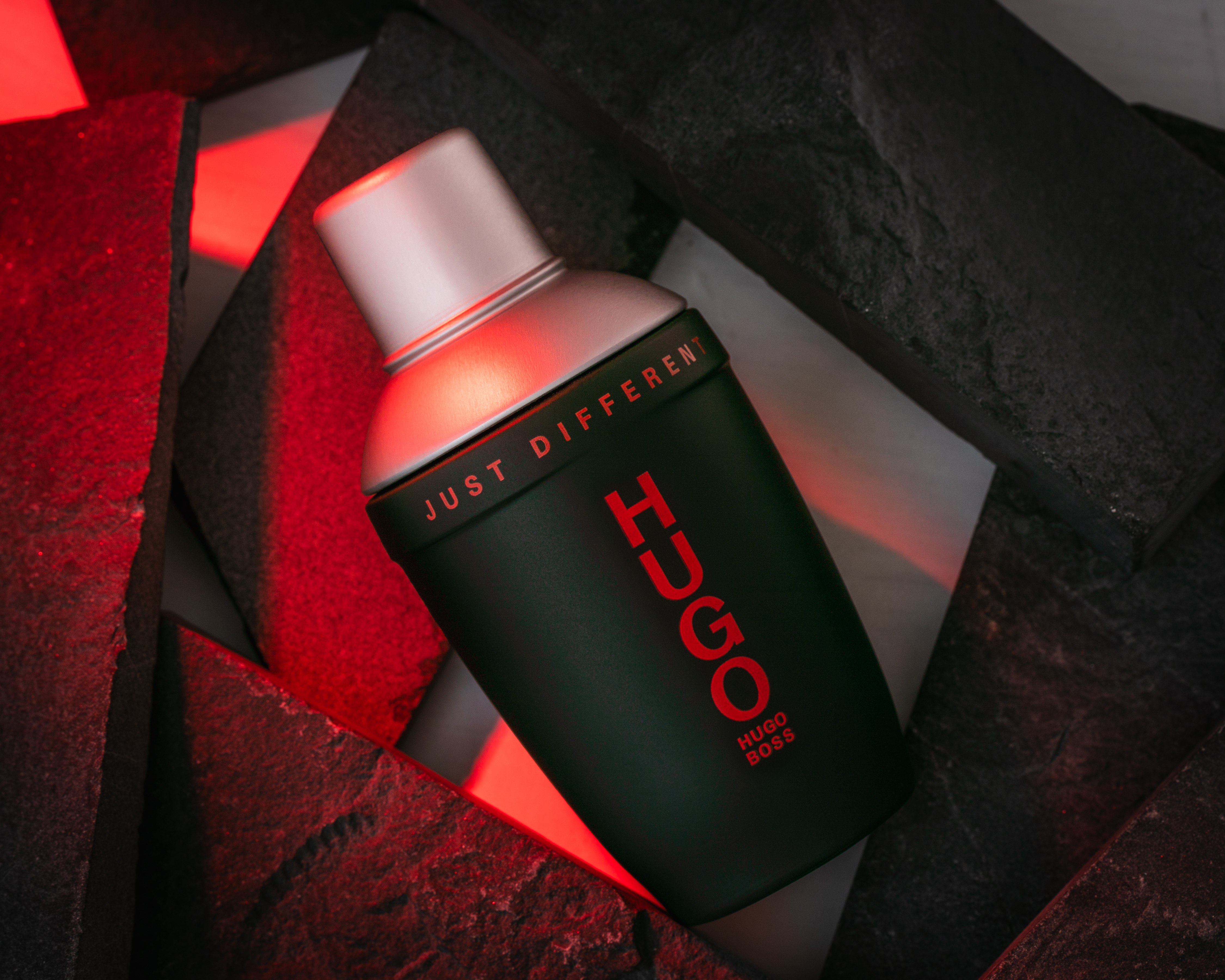 Foto 4 pulgar | Foto 3 | Perfume Hugo Just Different Eau de Toilette 75 ml