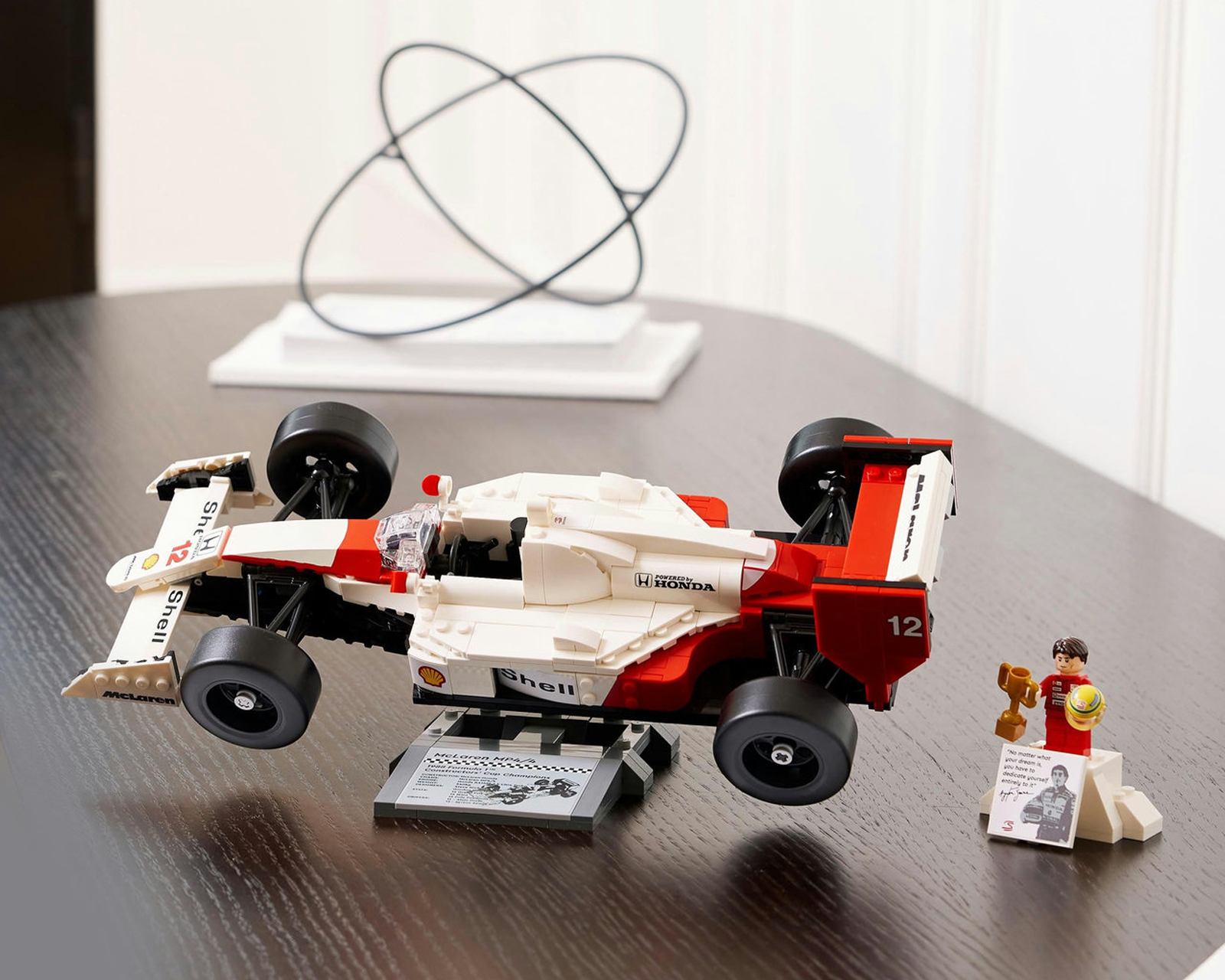 Foto 8 pulgar | Foto 7 | LEGO McLaren MP4/4 y Ayrton Senna