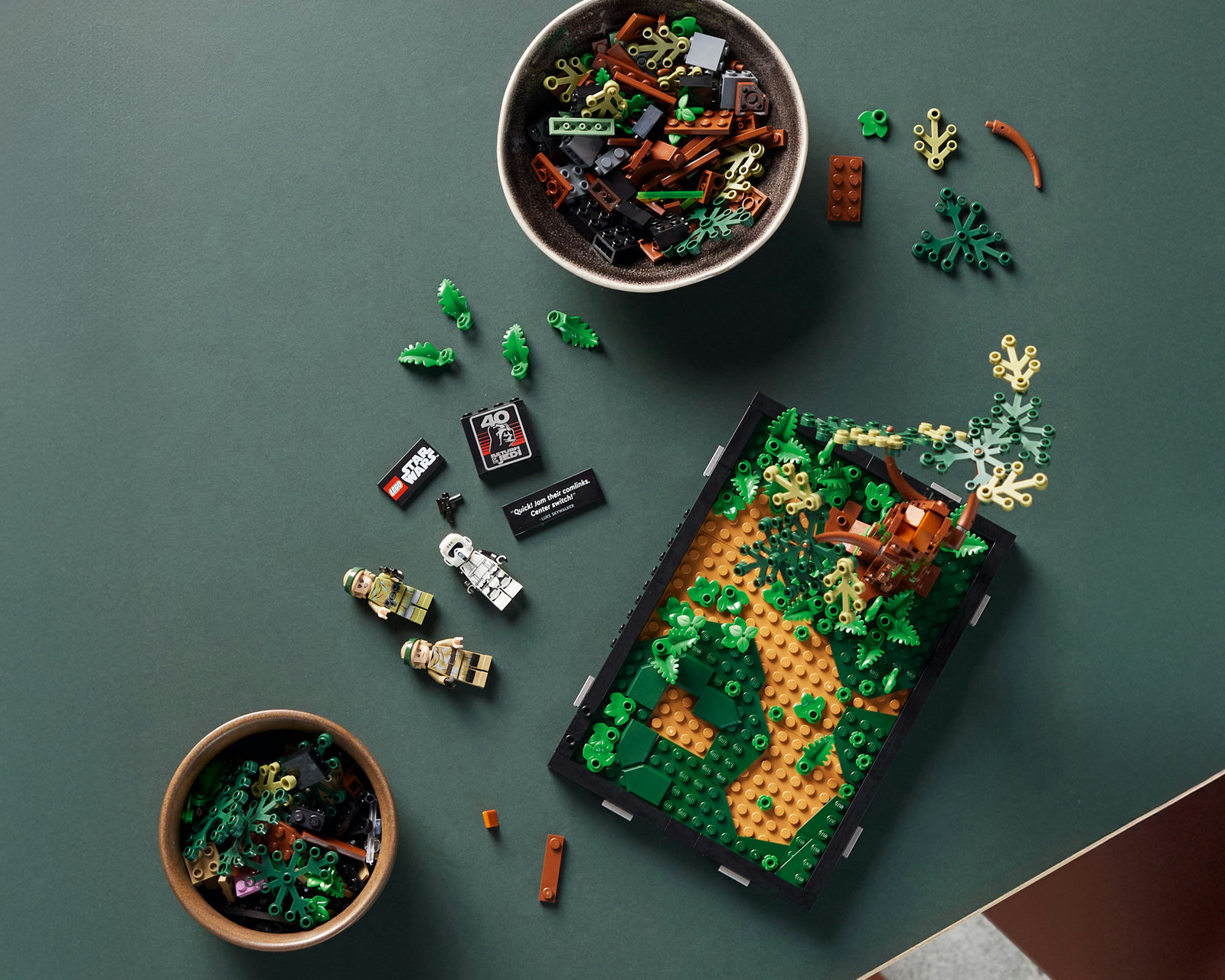 Foto 5 pulgar | Foto 4 | LEGO Star Wars Diorama: Duelo de Speeders en Endor 75353
