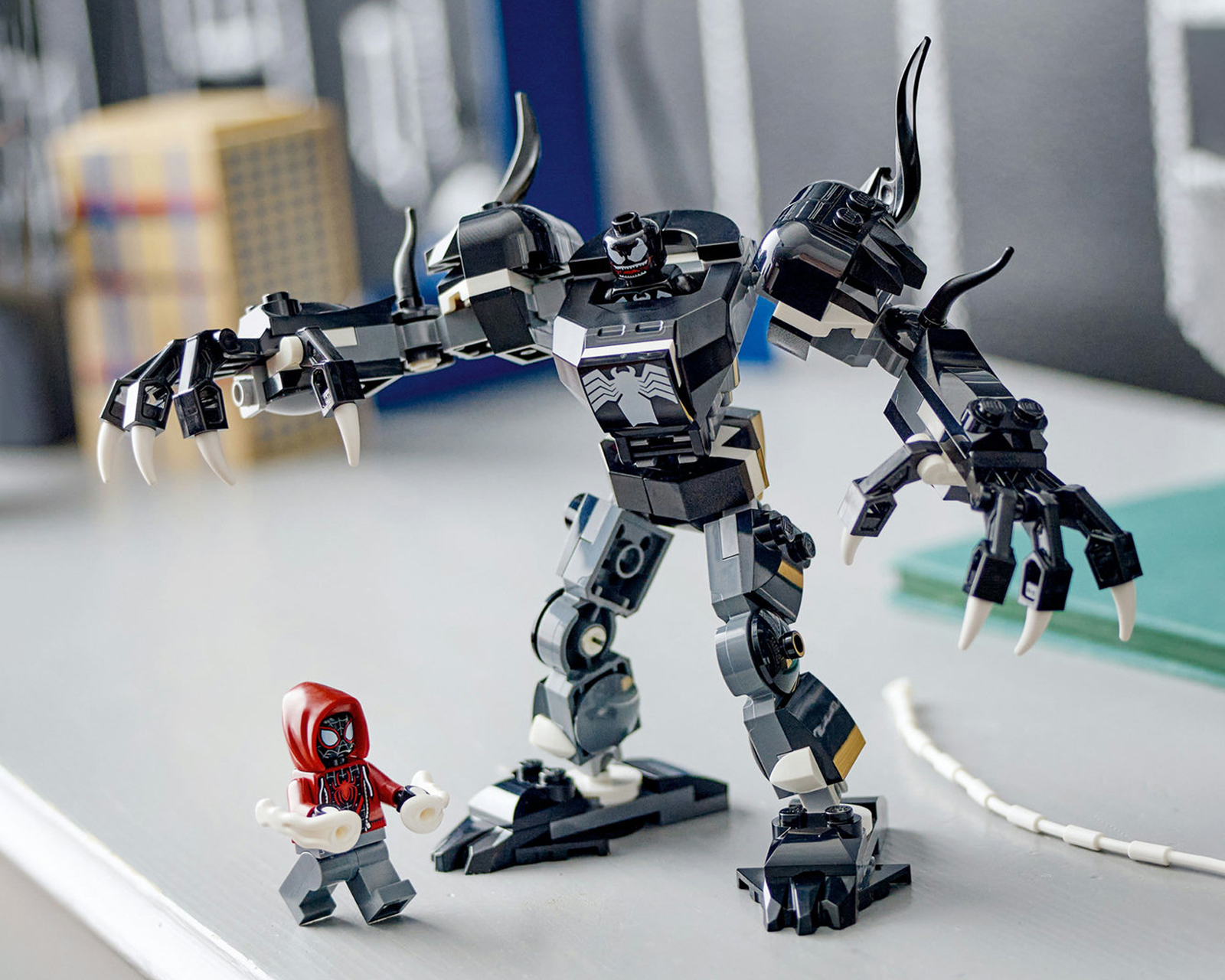 Foto 7 pulgar | Foto 6 | LEGO Marvel Armadura Robótica Venom vs. Miles Morales