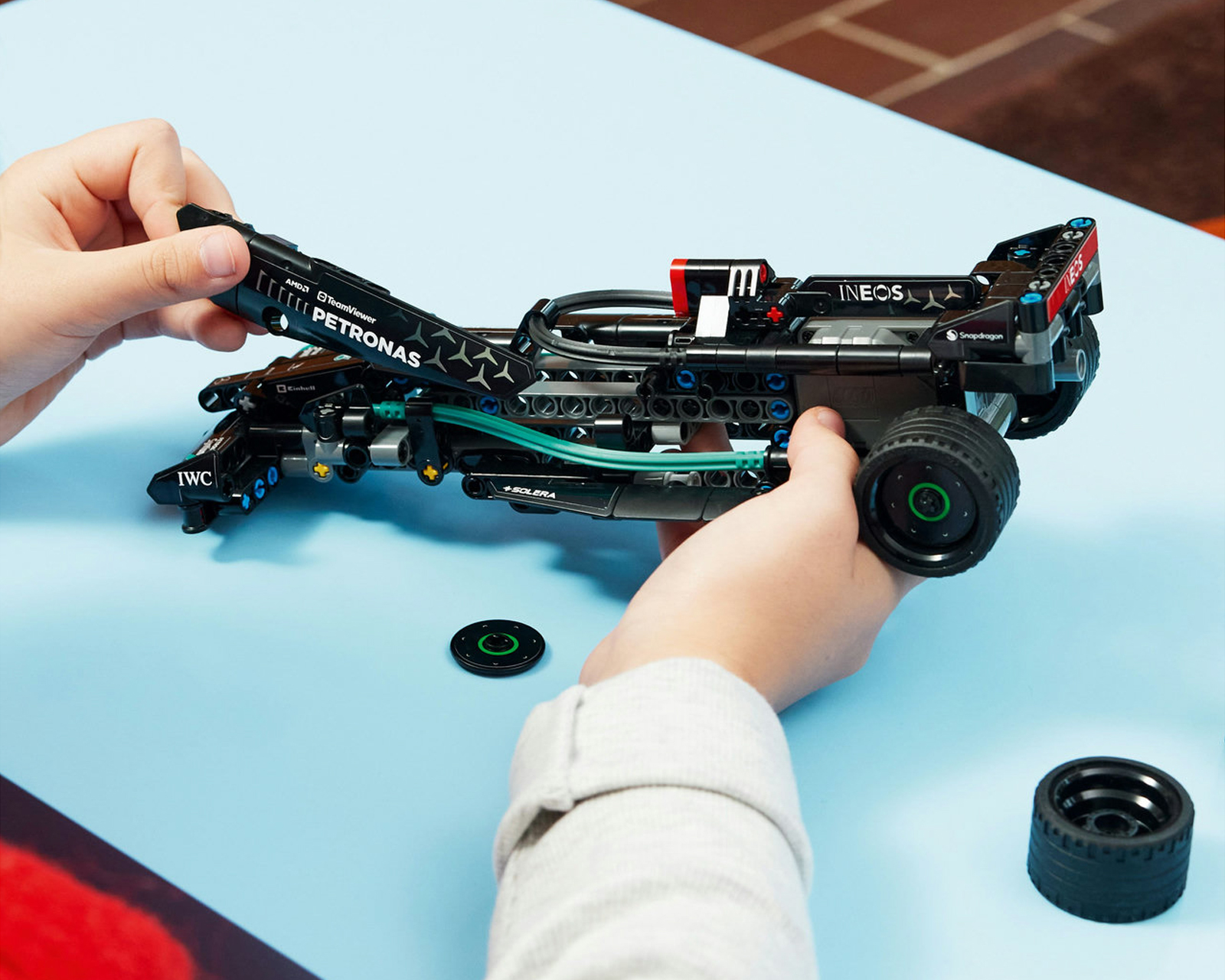 Foto 4 | Foto 4 | LEGO Technic: Mercedes-AMG F1 W14 E Performance Pull-Back