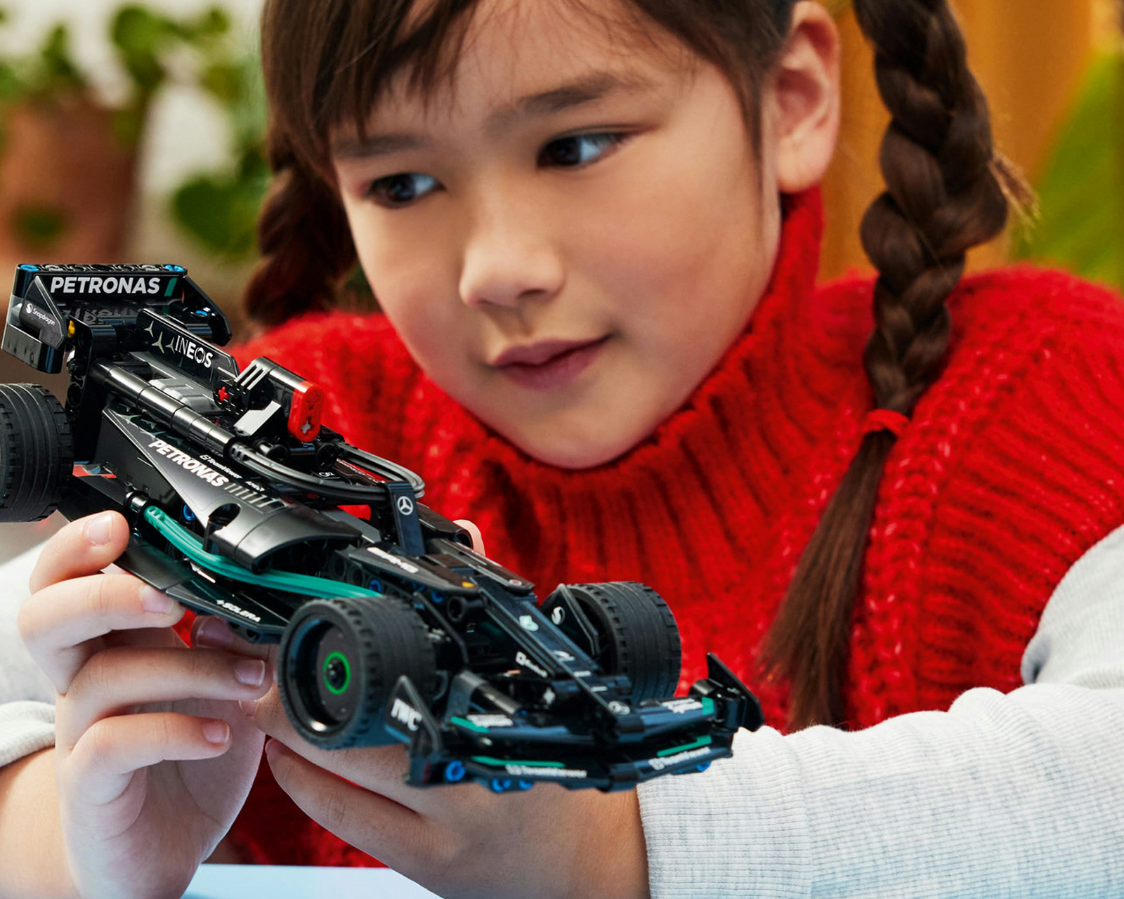 Foto 5 | Foto 5 | LEGO Technic: Mercedes-AMG F1 W14 E Performance Pull-Back