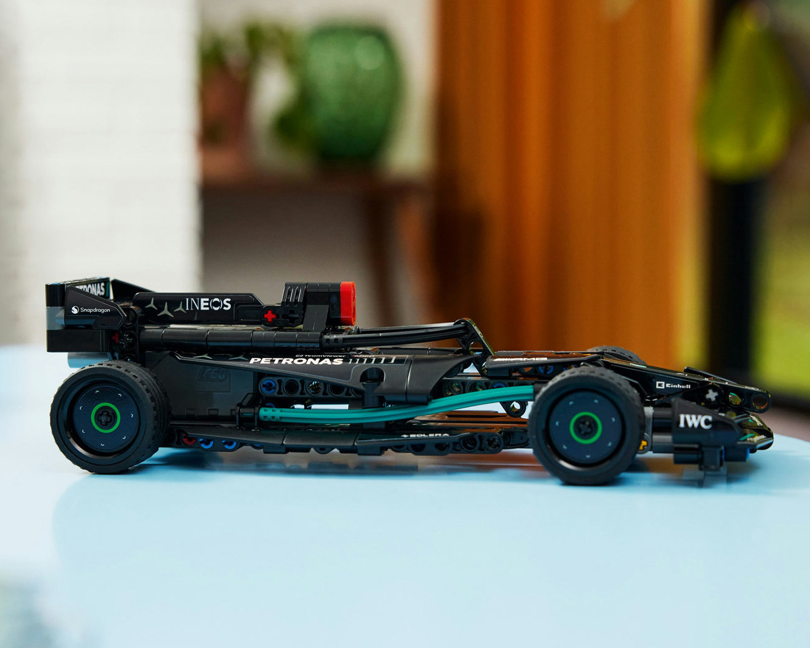 Foto 7 pulgar | Foto 6 | LEGO Technic: Mercedes-AMG F1 W14 E Performance Pull-Back