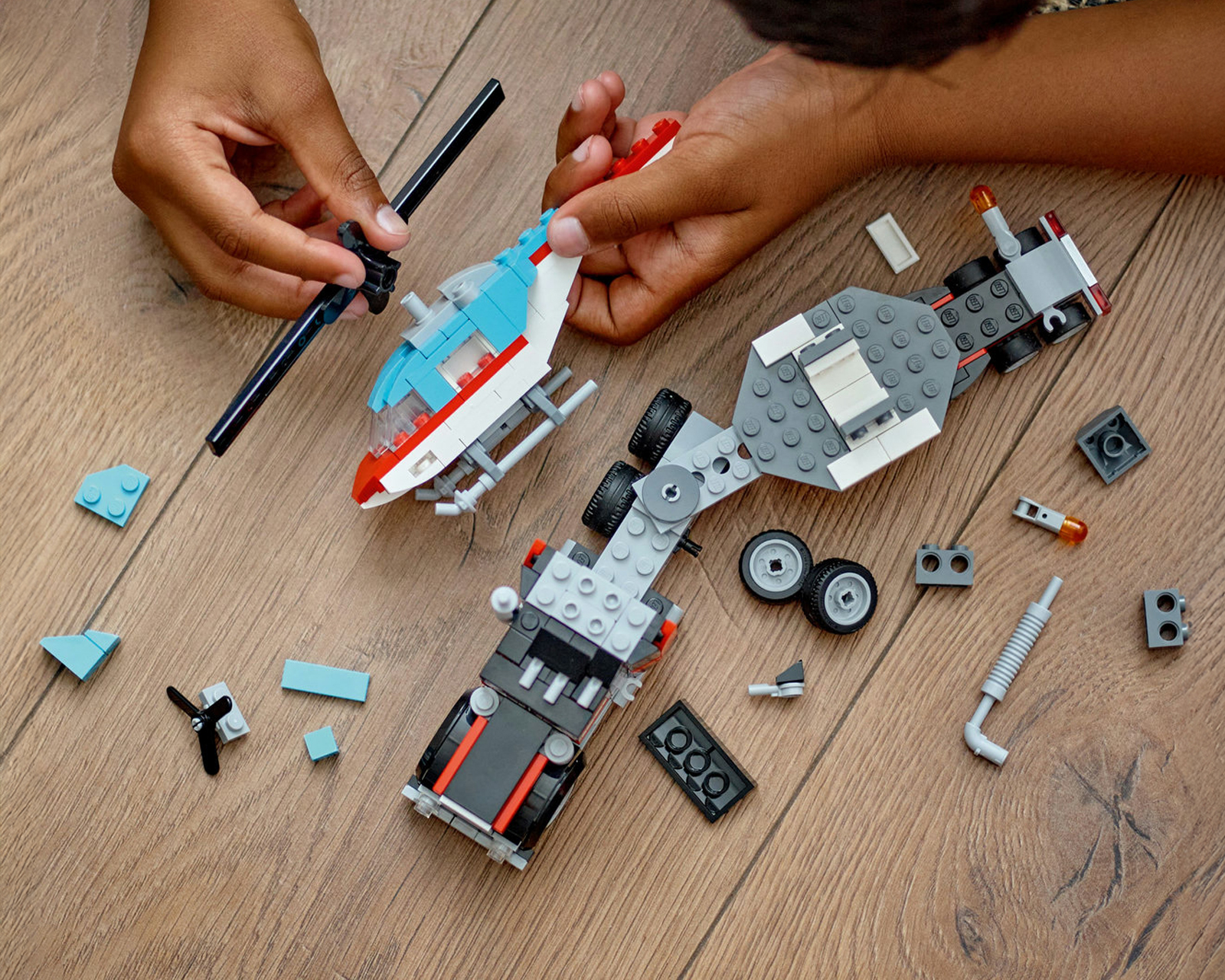 Foto 4 | Foto 4 | LEGO Creator: Camión Plataforma con Helicóptero