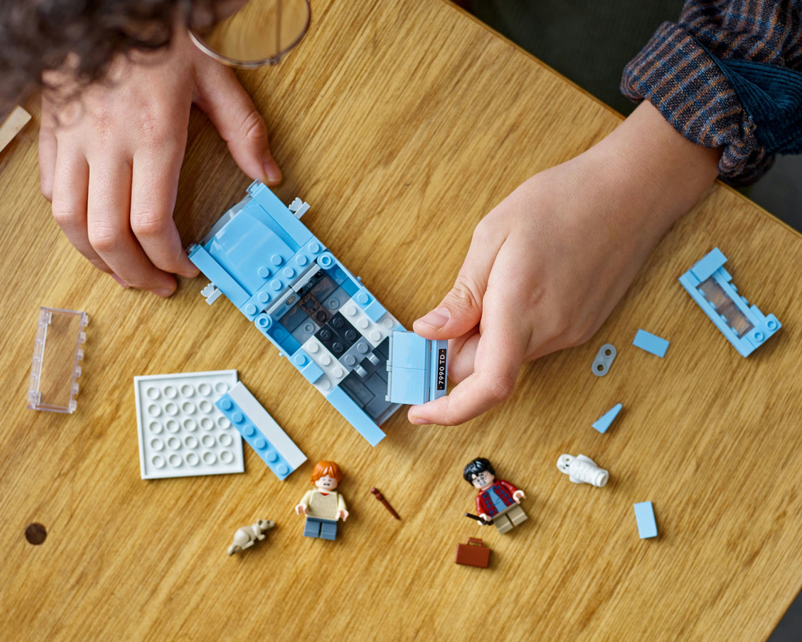 Foto 4 | Foto 4 | LEGO Harry Potter: Flying Ford Anglia Volador