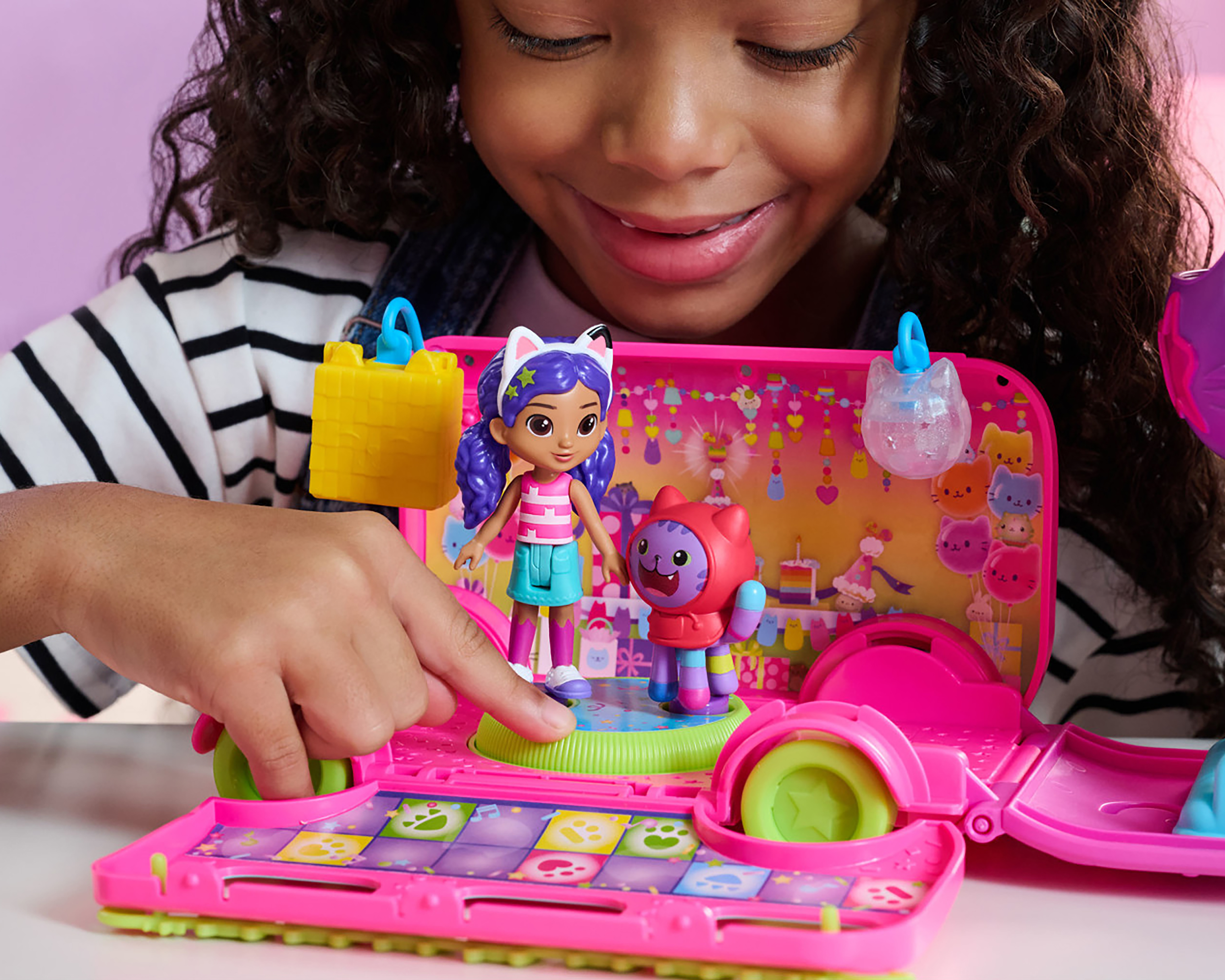 Foto 9 pulgar | Foto 8 | Autobús de Fiesta Gatuna Gabby's Dollhouse Spin Master 10 Piezas