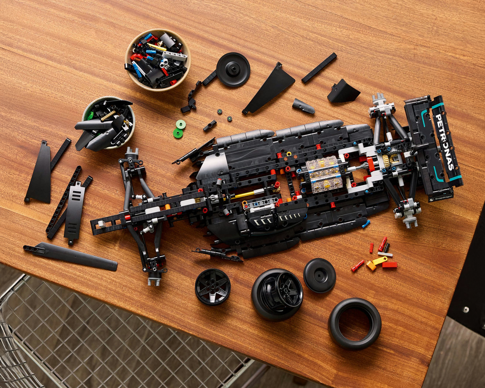 Foto 5 pulgar | Foto 4 | LEGO Technic: Mercedes-AMG F1 W14 E Performance