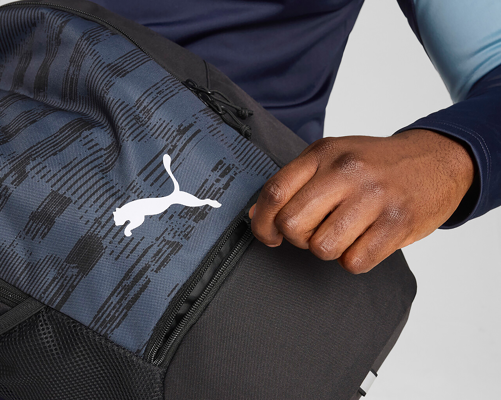 Foto 5 pulgar | Foto 4 | Mochila Puma Negra con Azul