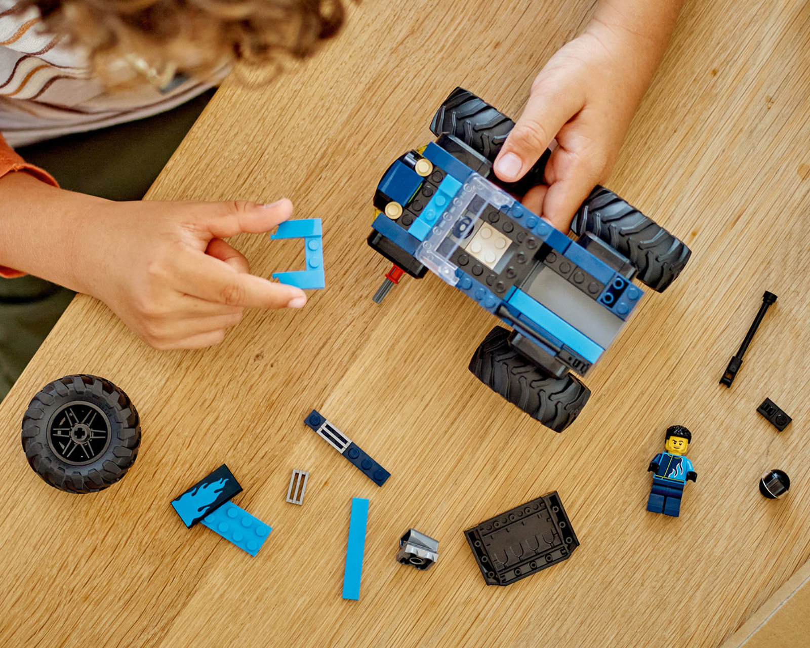 Foto 5 pulgar | Foto 4 | LEGO Monster Truck Azul 60402