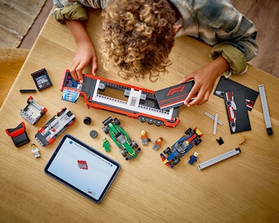 Foto 4 | Foto 4 | LEGO City: Camión de F1 con Coches de F1 RB20 y AMR24