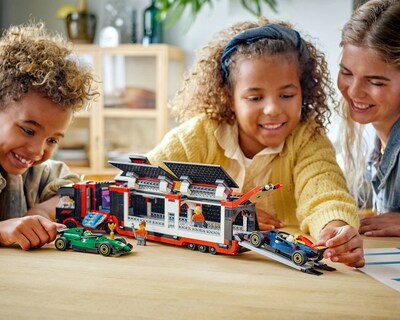 Foto 5 | Foto 5 | LEGO City: Camión de F1 con Coches de F1 RB20 y AMR24