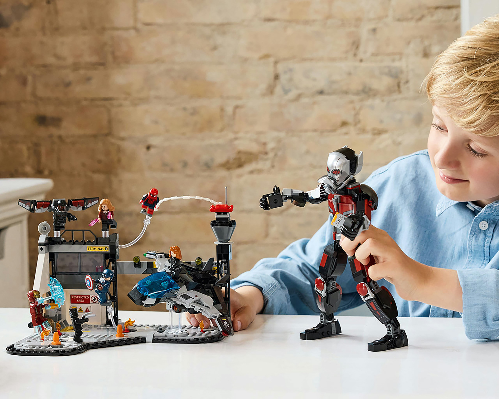 Foto 6 pulgar | Foto 5 | LEGO Gran Batalla de Capitán América: Civil War